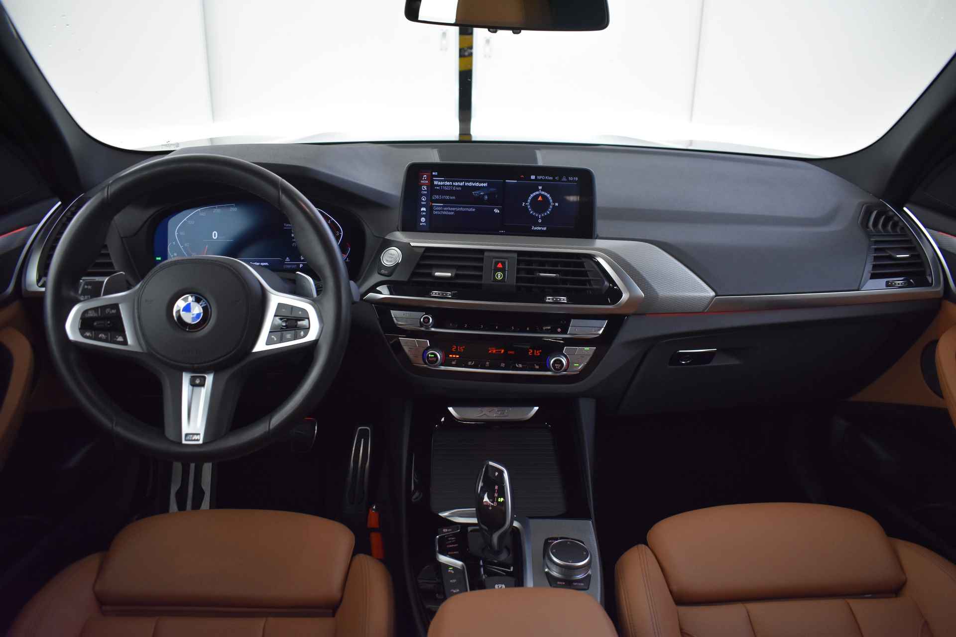 BMW X3 xDrive20i High Executive M Sportpakket / Sportstoelen / Adaptieve LED / Parking Assistant Plus / Live Cockpit Professional / Driving Assistant Plus - 19/49