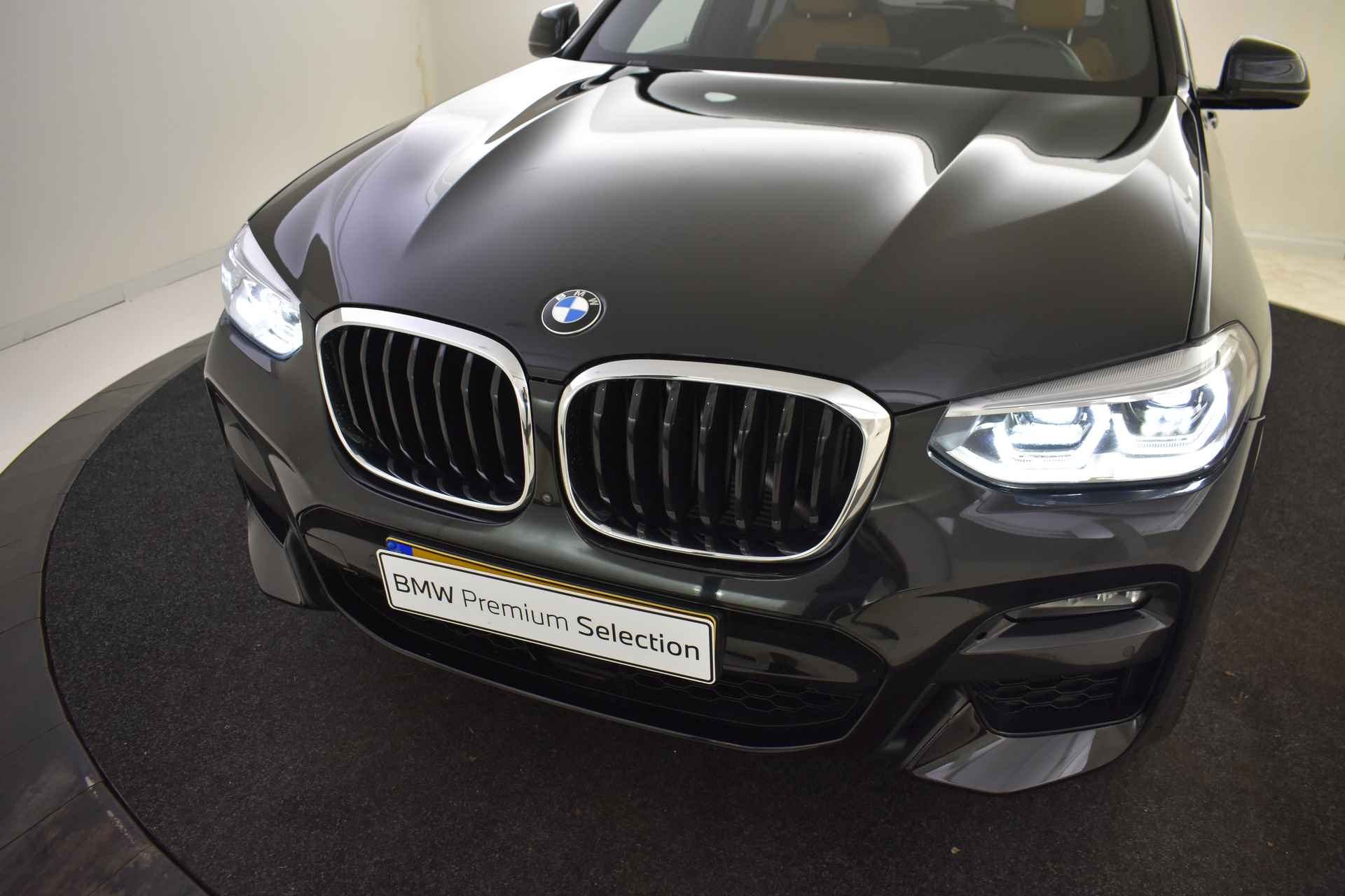 BMW X3 xDrive20i High Executive M Sportpakket / Sportstoelen / Adaptieve LED / Parking Assistant Plus / Live Cockpit Professional / Driving Assistant Plus - 24/49