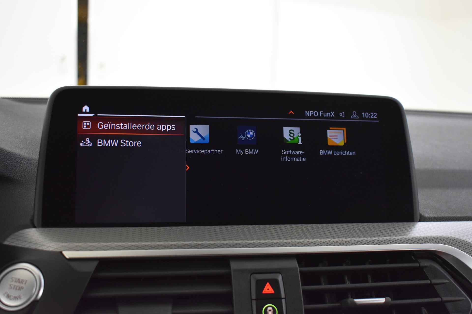 BMW X3 xDrive20i High Executive M Sportpakket / Sportstoelen / Adaptieve LED / Parking Assistant Plus / Live Cockpit Professional / Driving Assistant Plus - 45/49