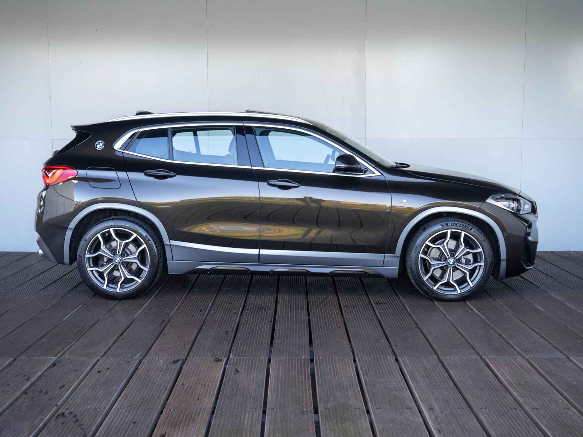 BMW X2 xDrive20d M Sportpakket | High Executive | Active Cruise Control | 19 inch | Head-Up Display | Harman Kardon | Stoelverwarming - 4/45