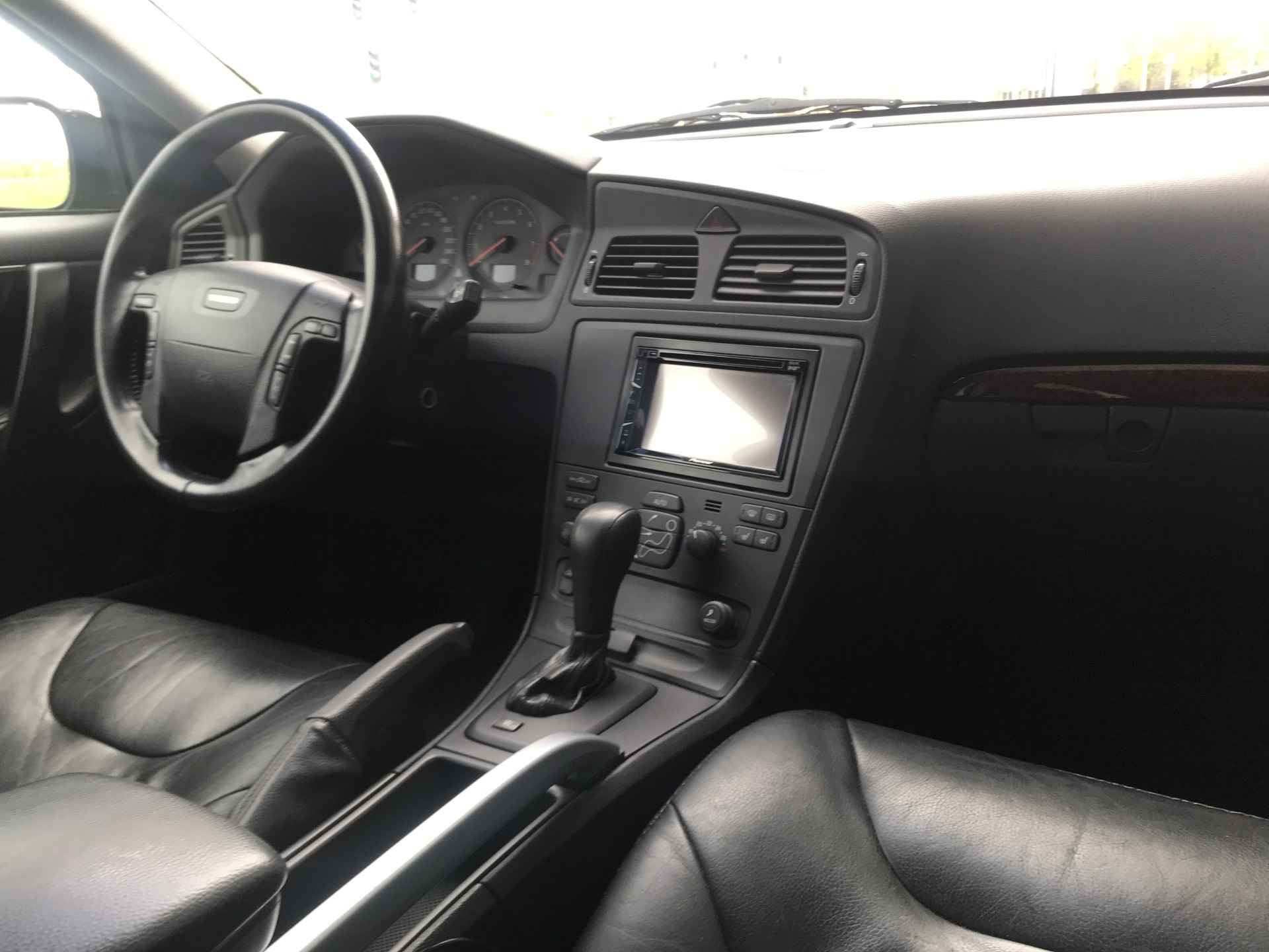 Volvo V70 Cross Country 2.4 T AWD Comfortline Automaat | Rijklaar incl garantie | Apple Carplay Stoelverwarming Trekhaak - 11/36