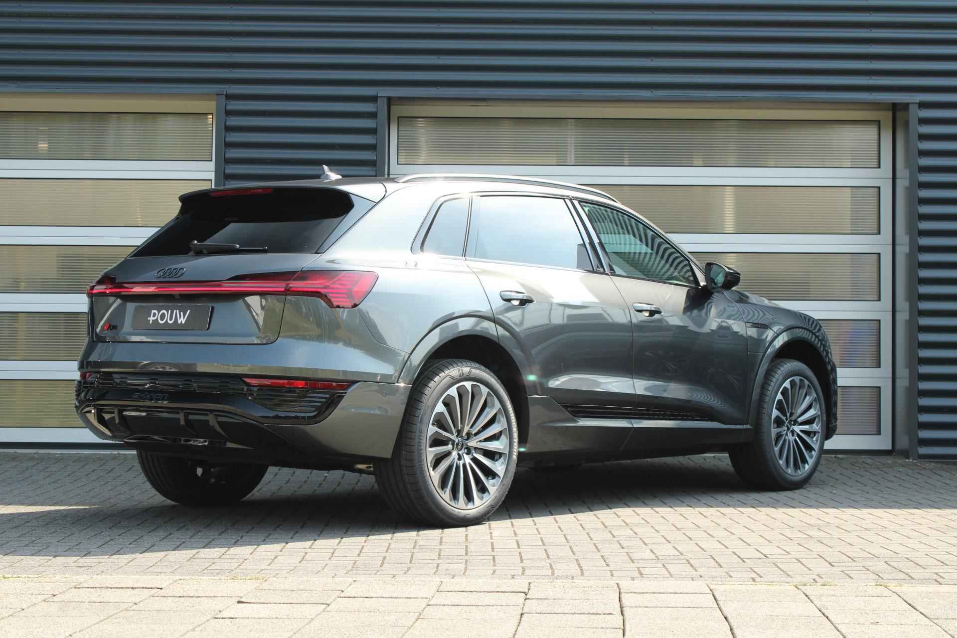 Audi Q8 e-tron 50 quattro 340pk S Edition 95 kWh | 20" Velgen | Achteruitrijcamera - 2/59