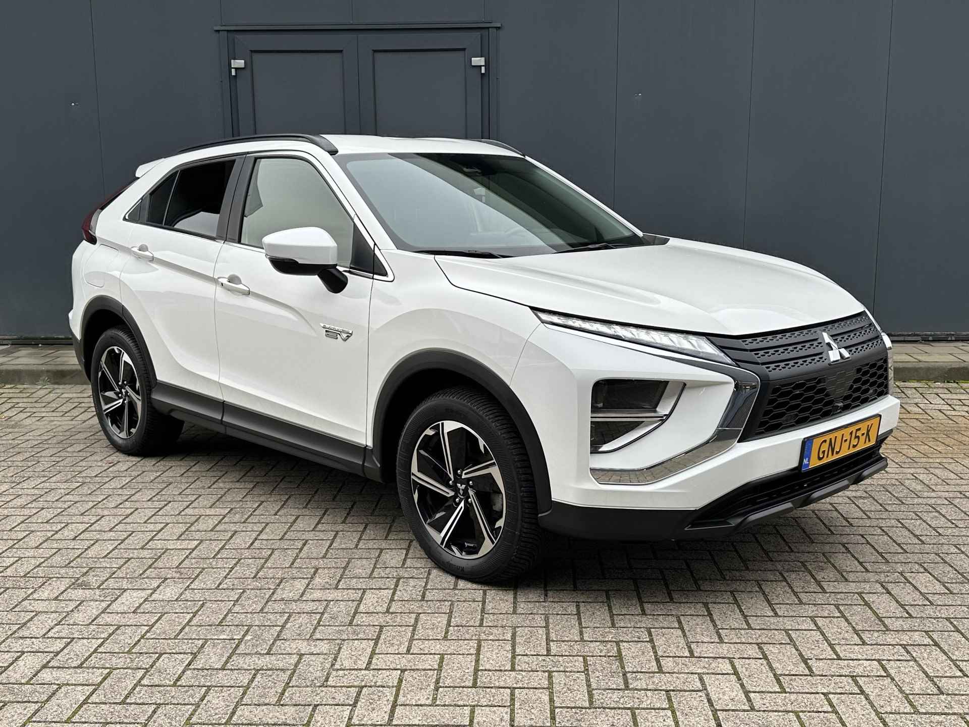 Mitsubishi Eclipse Cross 2.4 PHEV Intense / Automaat / Plug-In / 1500KG Trekgewicht / Camera / Cruise Control / Bluetooth / All-Season banden / Fabrieks-Garantie tot 24-11-2026 en 100.000KM - 16/34