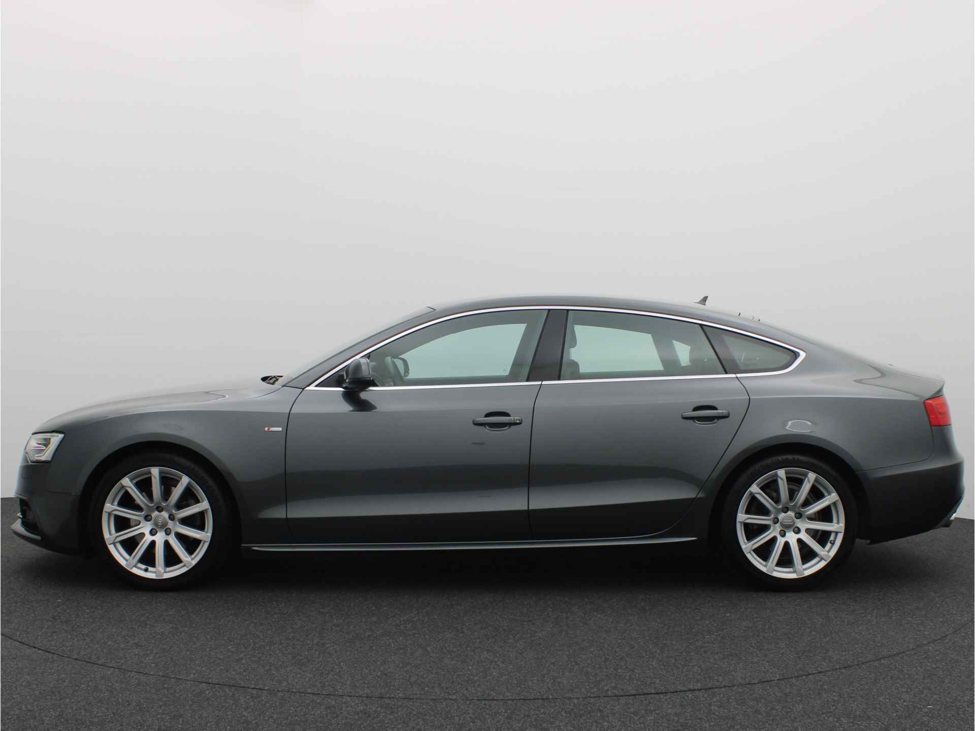 Audi A5 Sportback 1.8 TFSI Sport Edition S-LINE XENON / TREKHAAK / NAVI / CLIMA / PDC / BLUETOOTH / CRUISE / NL-AUTO - 3/51