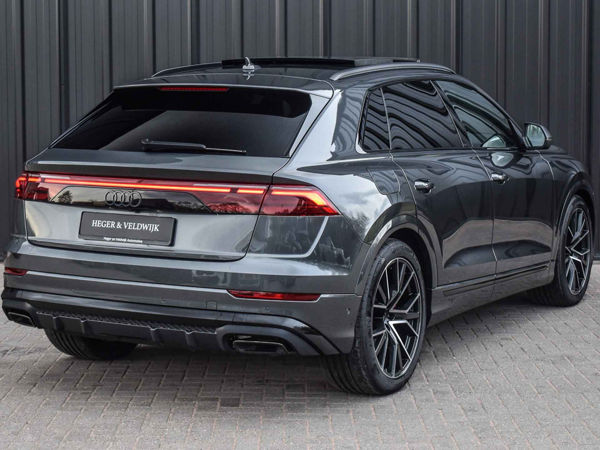 Audi Q8 55TFSI e QUATTRO PRO LINE S COMPETITION | S-SEATS | PANORAMADAK | 4 WIEL BESTURING | B&O SOUND | HEAD-UP | LUCHTVERING | DAB+ | - 10/60