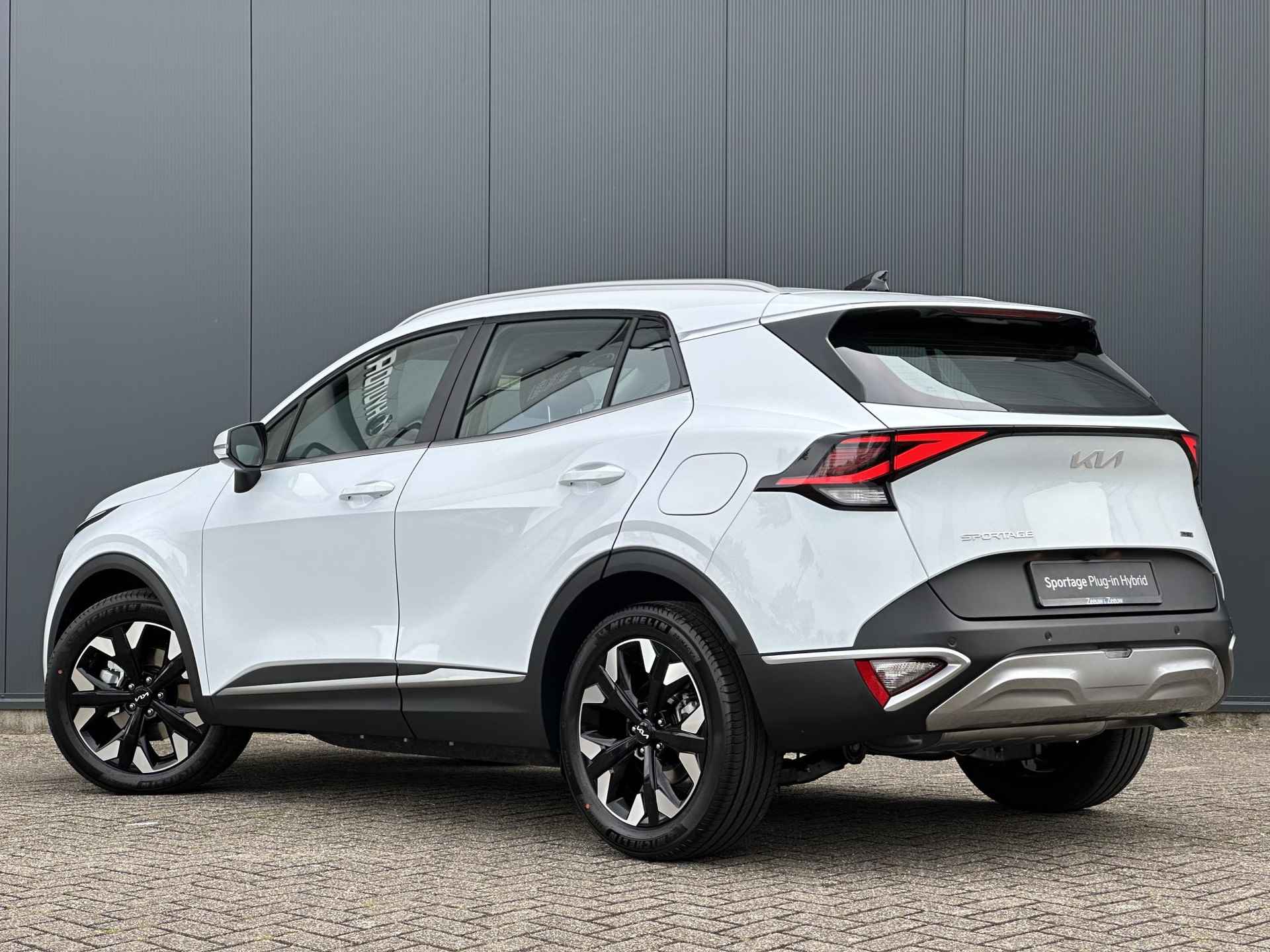 Kia Sportage 1.6 T-GDi Plug-in Hybrid AWD DynamicLine | *Direct uit voorraad leverbaar* | *€4.000,- Actiekorting* | BTW | Navi | Clima | Camera | Apple Carplay | Android Auto - 4/30