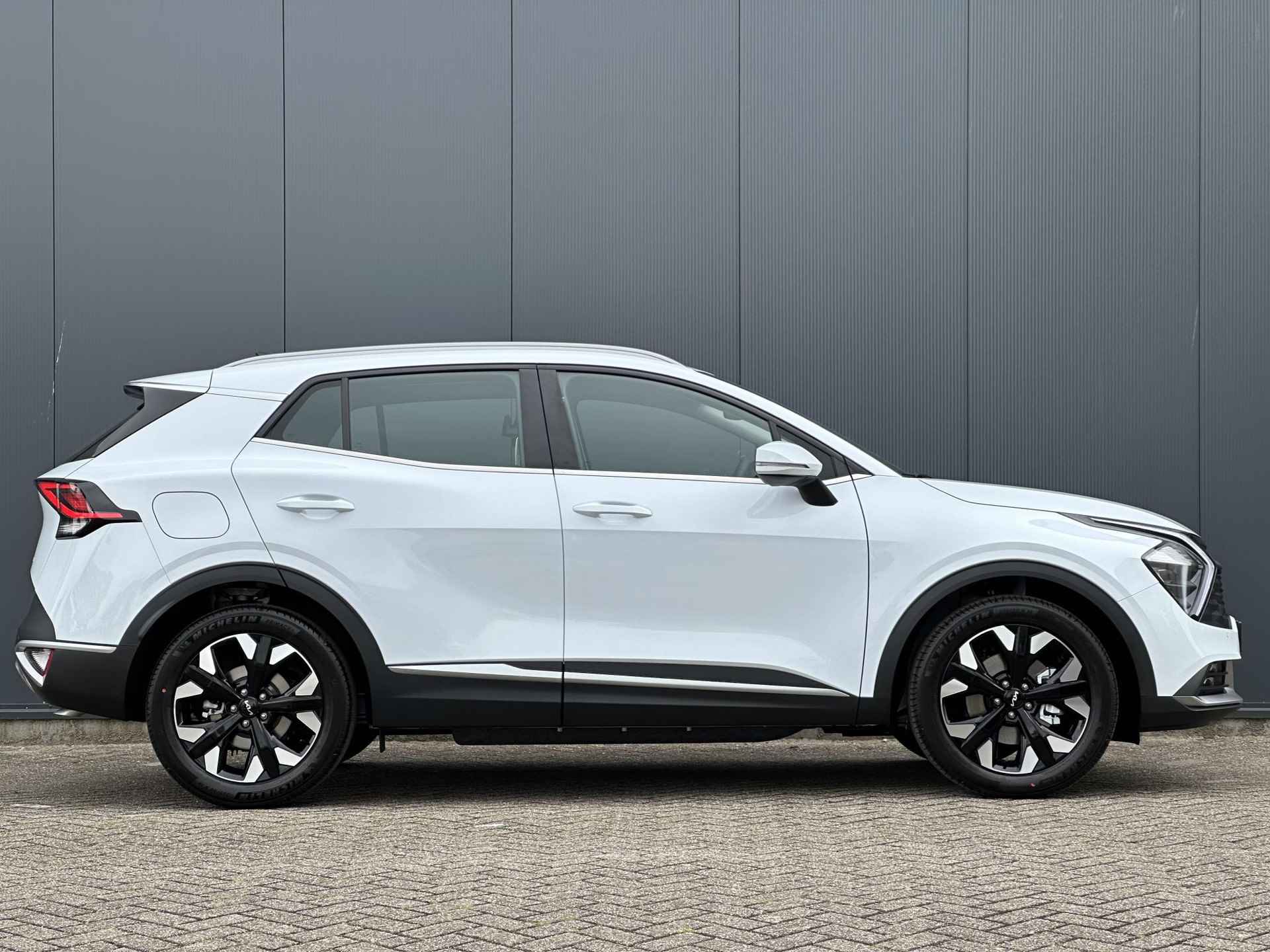 Kia Sportage 1.6 T-GDi Plug-in Hybrid AWD DynamicLine | *Direct uit voorraad leverbaar* | *€4.000,- Actiekorting* | BTW | Navi | Clima | Camera | Apple Carplay | Android Auto - 7/30