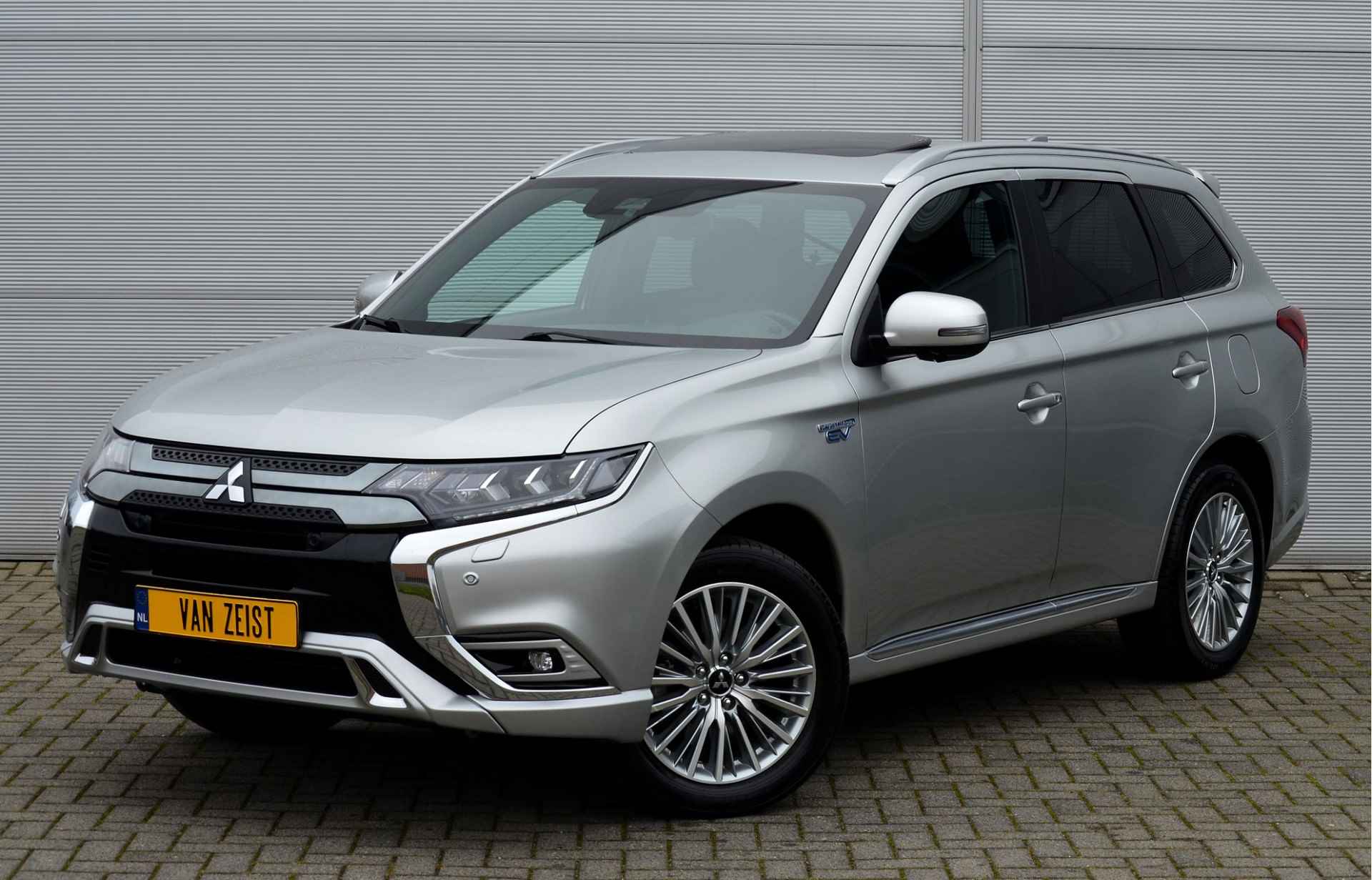 Mitsubishi Outlander PHEV 2.4 INSTYLE 4WD | PLUG IN HYBRID | V2G | FULL OPTIONS | SCHUIFDAK | ADAPTIEF CRUISE | FABRIEKGARANTIE TOT 10-08-2028* | ALL IN RIJKLAARPRIJS - 5/53