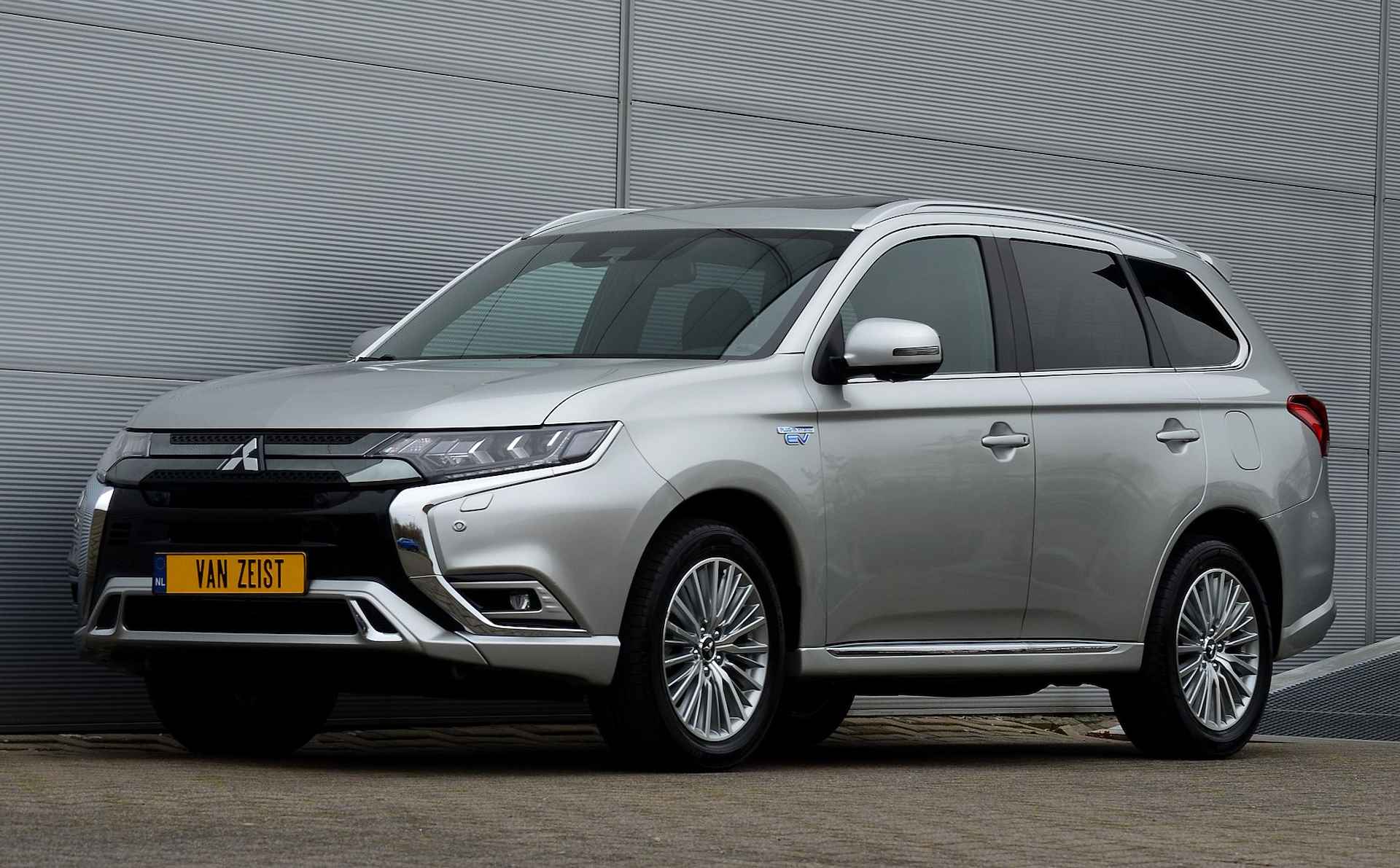 Mitsubishi Outlander PHEV 2.4 INSTYLE 4WD | PLUG IN HYBRID | V2G | FULL OPTIONS | SCHUIFDAK | ADAPTIEF CRUISE | FABRIEKGARANTIE TOT 10-08-2028* | ALL IN RIJKLAARPRIJS - 6/53