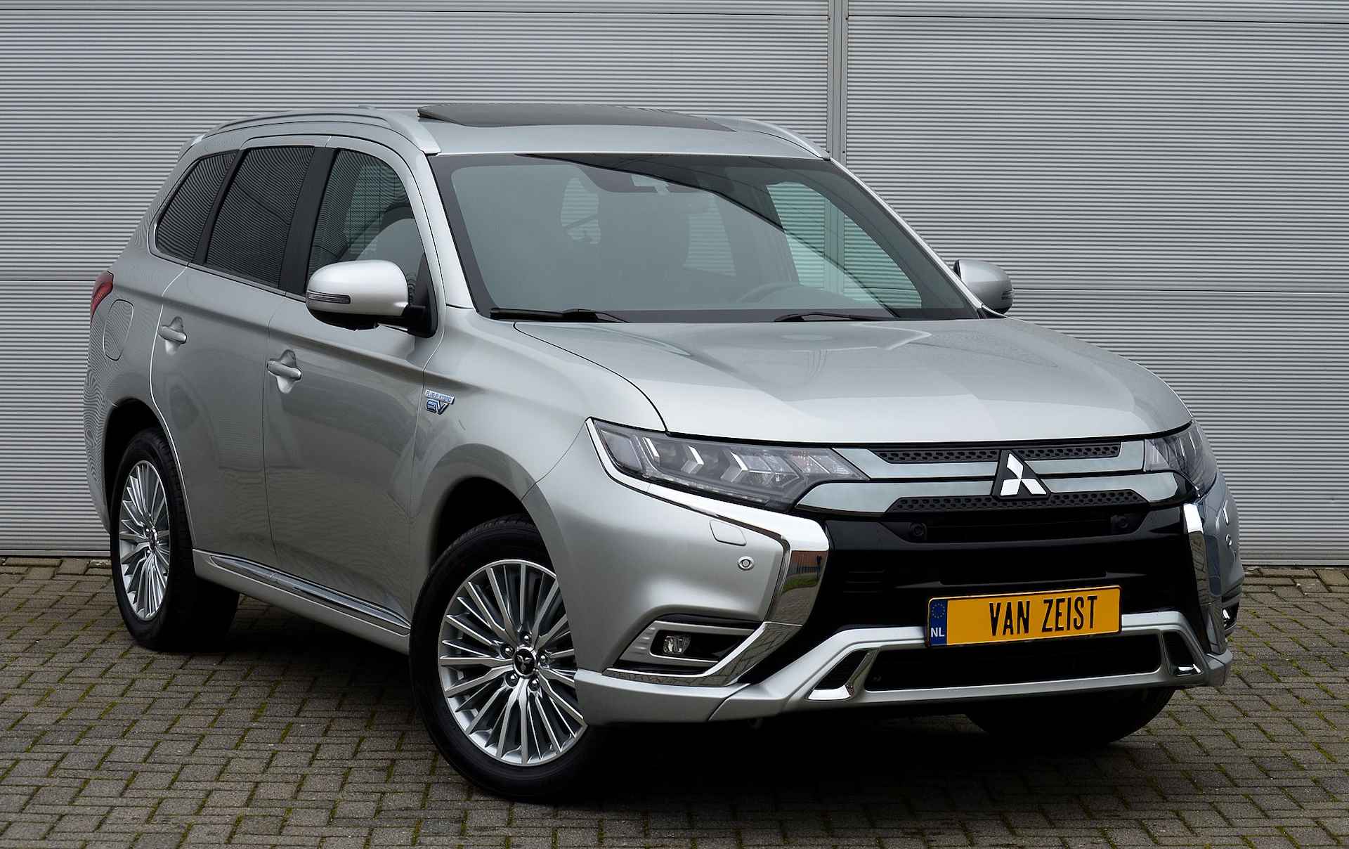 Mitsubishi Outlander PHEV 2.4 INSTYLE 4WD | PLUG IN HYBRID | V2G | FULL OPTIONS | SCHUIFDAK | ADAPTIEF CRUISE | FABRIEKGARANTIE TOT 10-08-2028* | ALL IN RIJKLAARPRIJS - 14/53