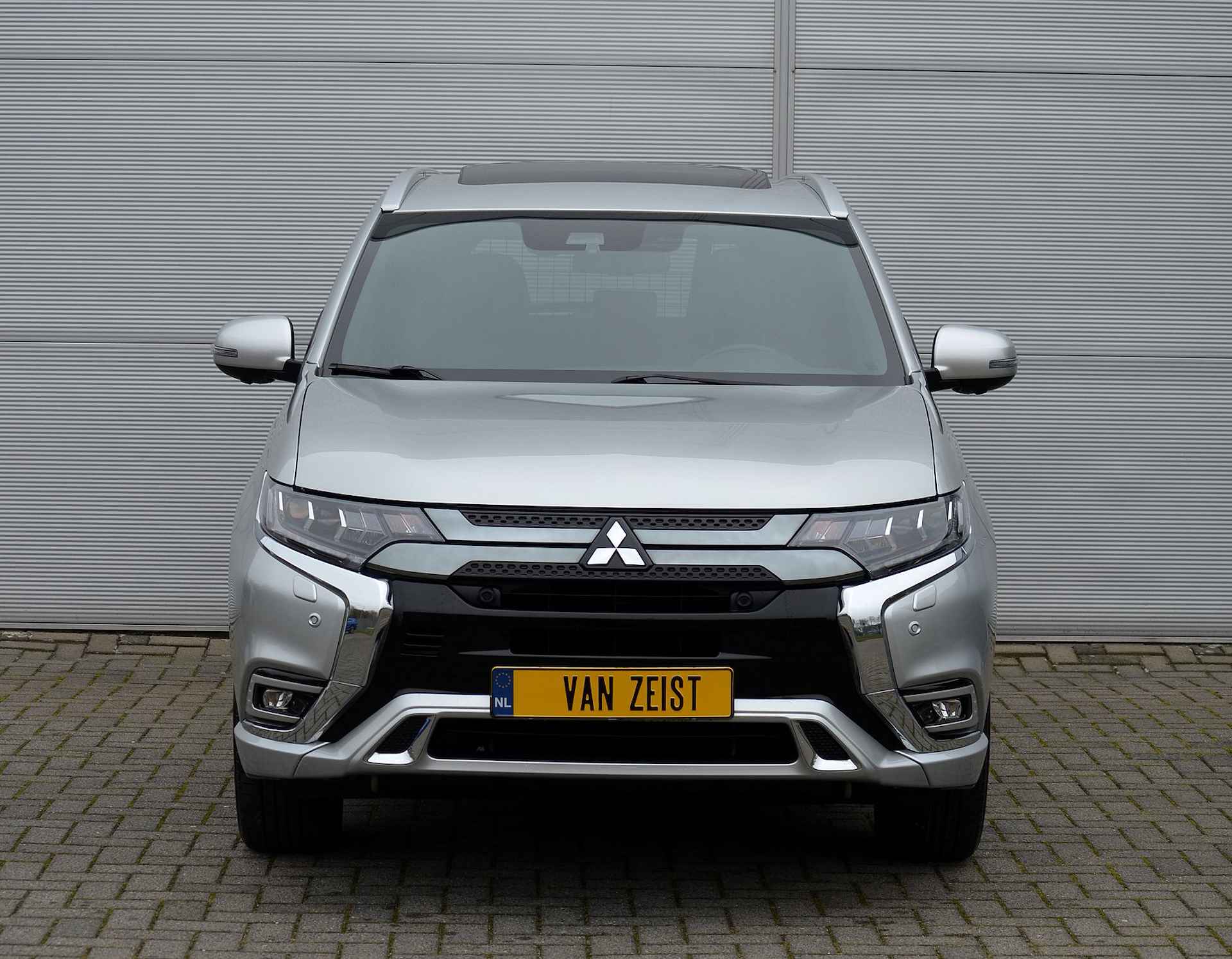 Mitsubishi Outlander PHEV 2.4 INSTYLE 4WD | PLUG IN HYBRID | V2G | FULL OPTIONS | SCHUIFDAK | ADAPTIEF CRUISE | FABRIEKGARANTIE TOT 10-08-2028* | ALL IN RIJKLAARPRIJS - 15/53