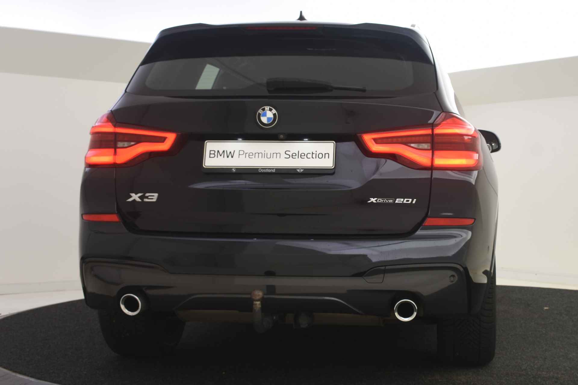 BMW X3 xDrive20i High Executive M Sport Automaat / Sportstoelen / Stoelverwarming / LED / All season banden / Parking Assistant / Gesture Control / Navigatie Professional - 24/40