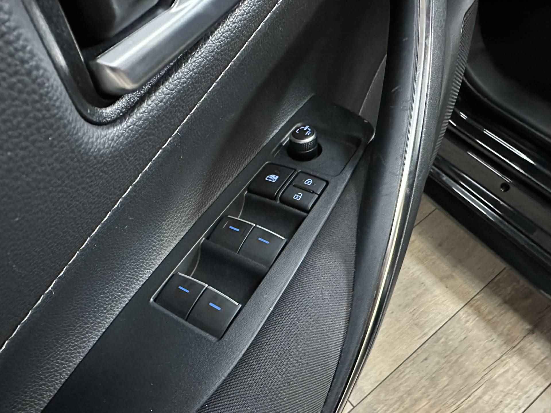 Toyota Corolla Touring Sports 1.8 Hybrid Active LED | Camera | Adaptive cruise | Navigatie | Apple Carplay Android Auto | Isofix | NAP | - 12/35