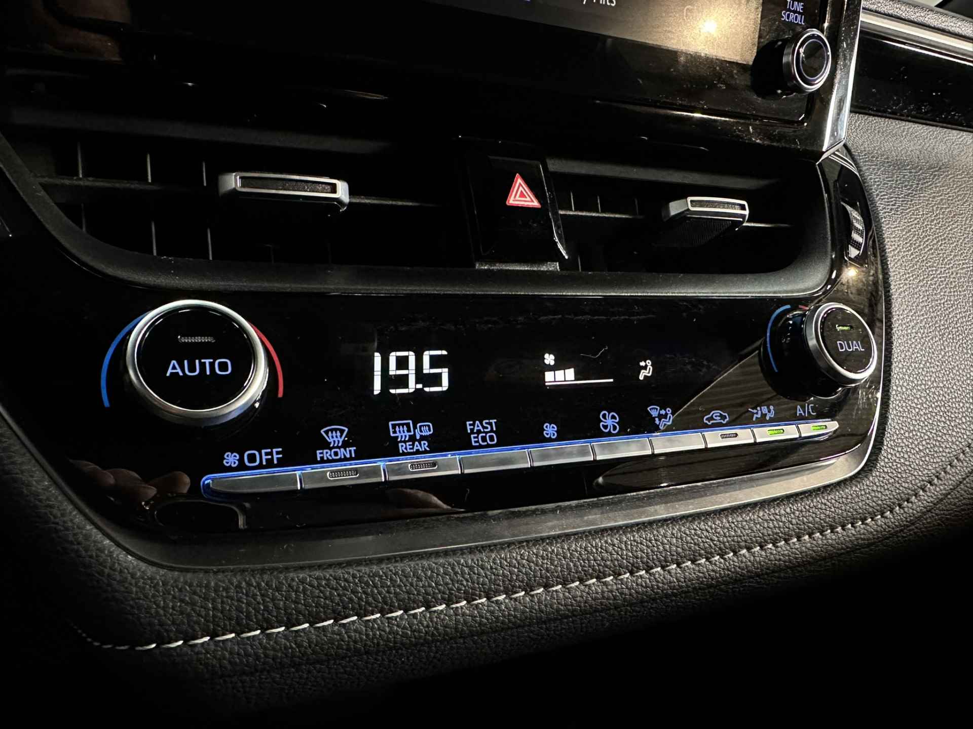 Toyota Corolla Touring Sports 1.8 Hybrid Active LED | Camera | Adaptive cruise | Navigatie | Apple Carplay Android Auto | Isofix | NAP | - 21/35