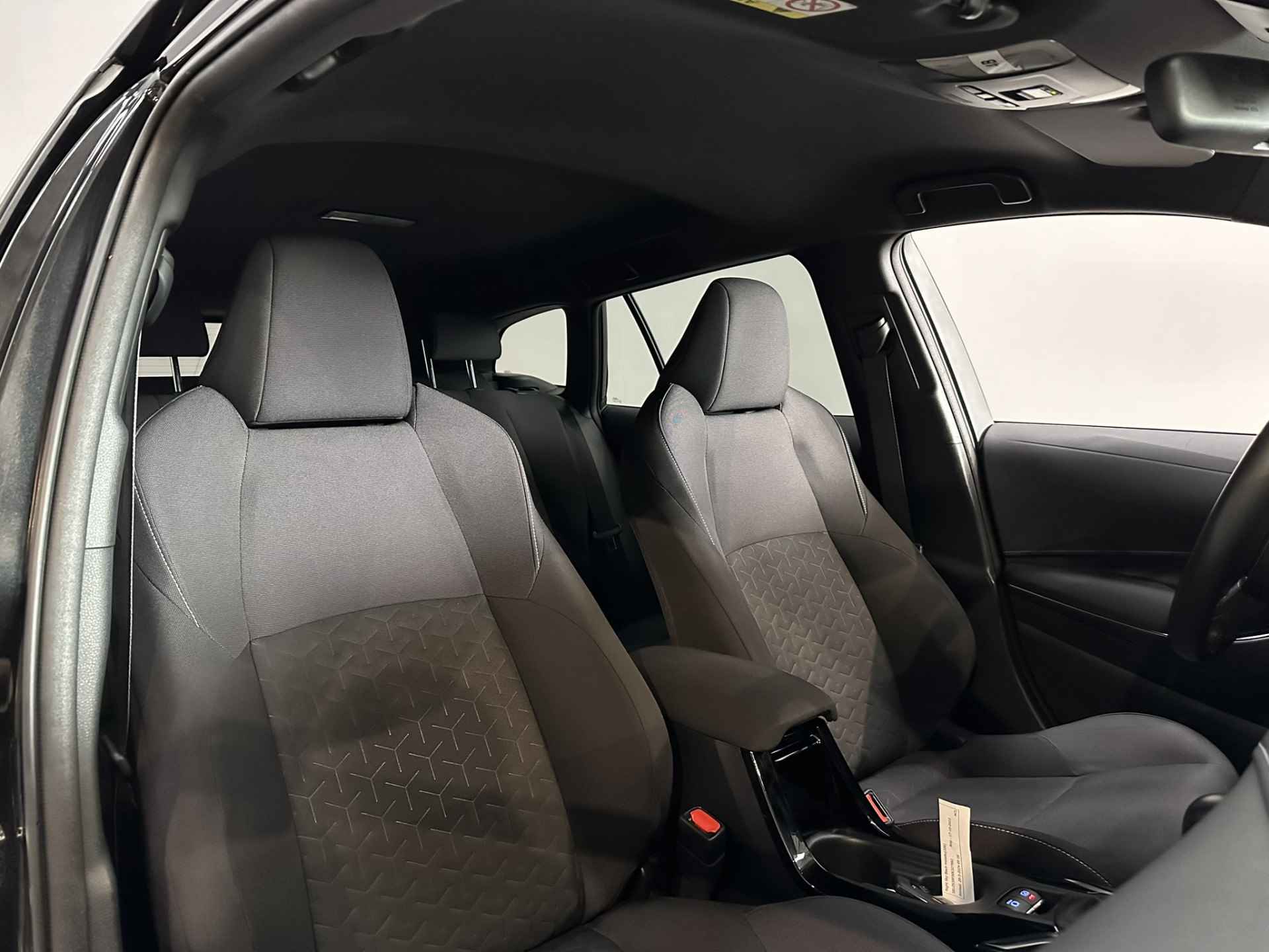 Toyota Corolla Touring Sports 1.8 Hybrid Active LED | Camera | Adaptive cruise | Navigatie | Apple Carplay Android Auto | Isofix | NAP | - 22/35