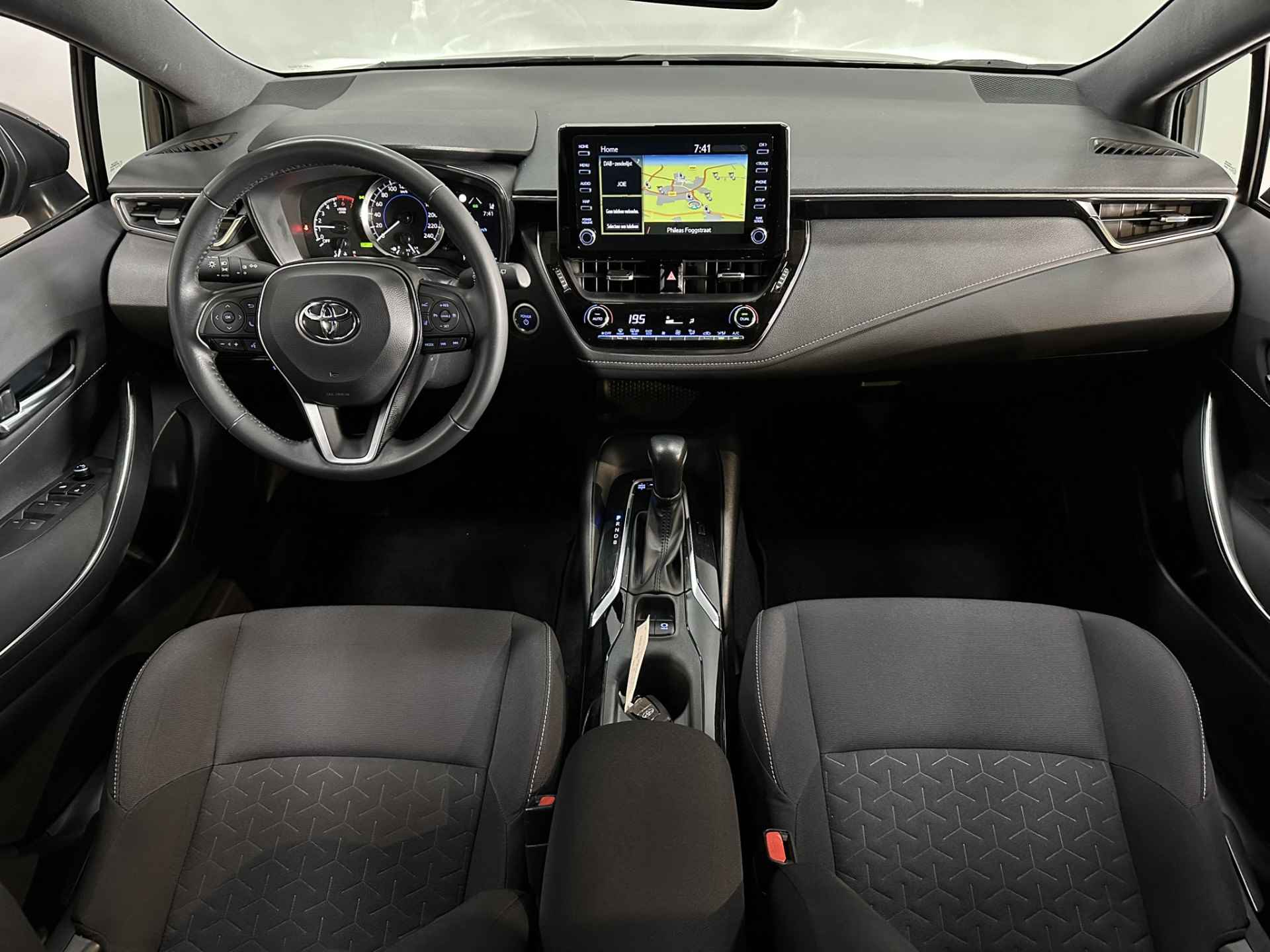 Toyota Corolla Touring Sports 1.8 Hybrid Active LED | Camera | Adaptive cruise | Navigatie | Apple Carplay Android Auto | Isofix | NAP | - 26/35