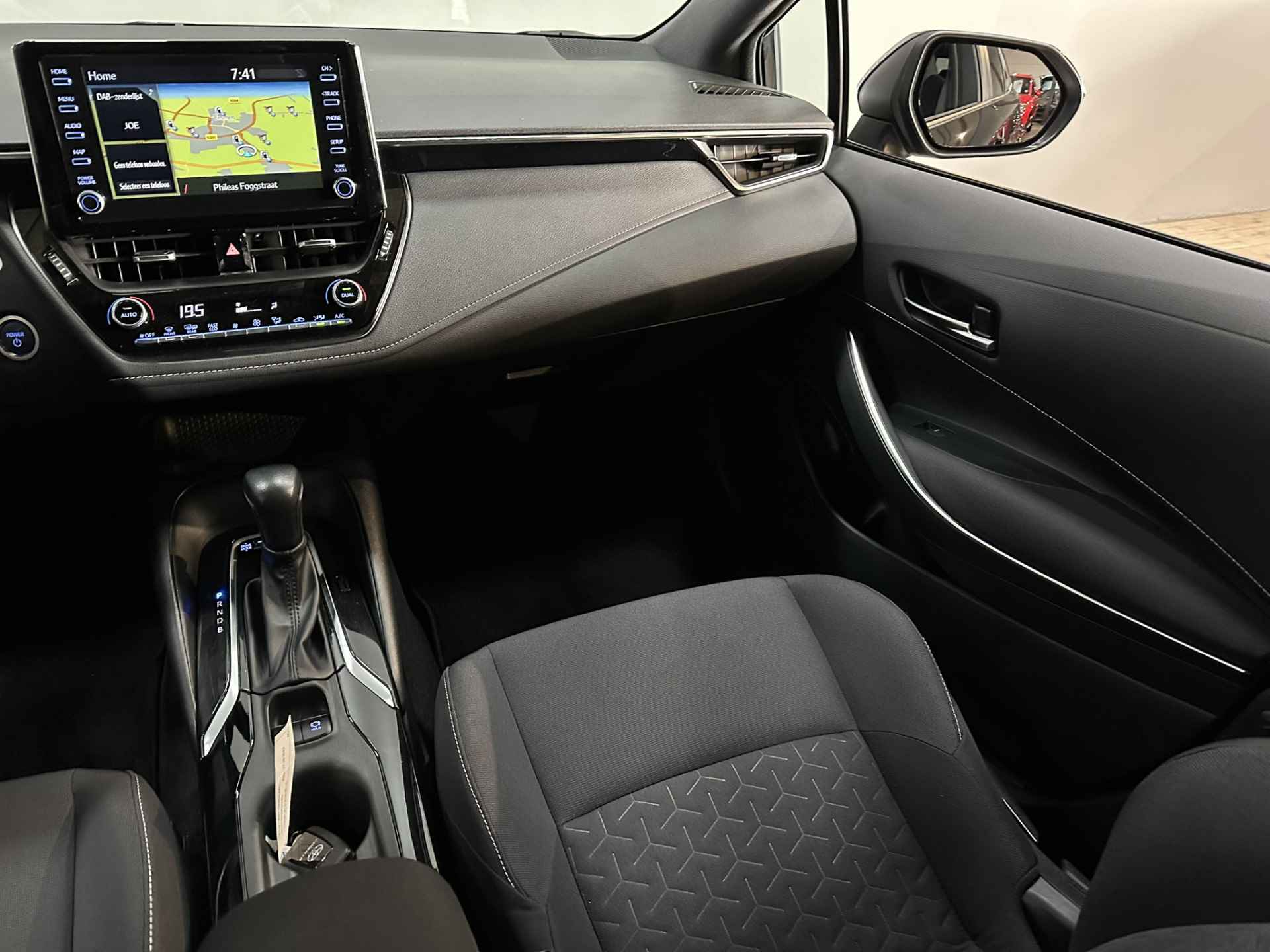 Toyota Corolla Touring Sports 1.8 Hybrid Active LED | Camera | Adaptive cruise | Navigatie | Apple Carplay Android Auto | Isofix | NAP | - 27/35