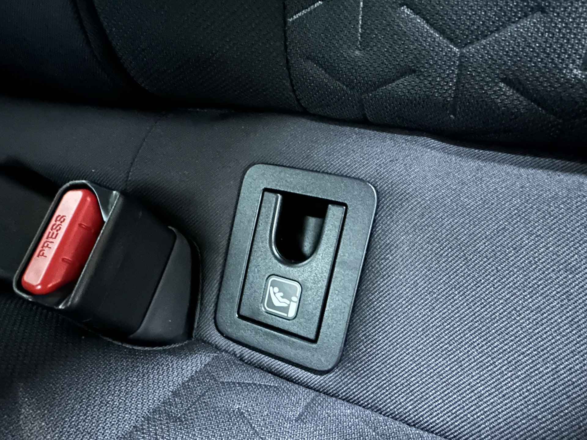 Toyota Corolla Touring Sports 1.8 Hybrid Active LED | Camera | Adaptive cruise | Navigatie | Apple Carplay Android Auto | Isofix | NAP | - 29/35