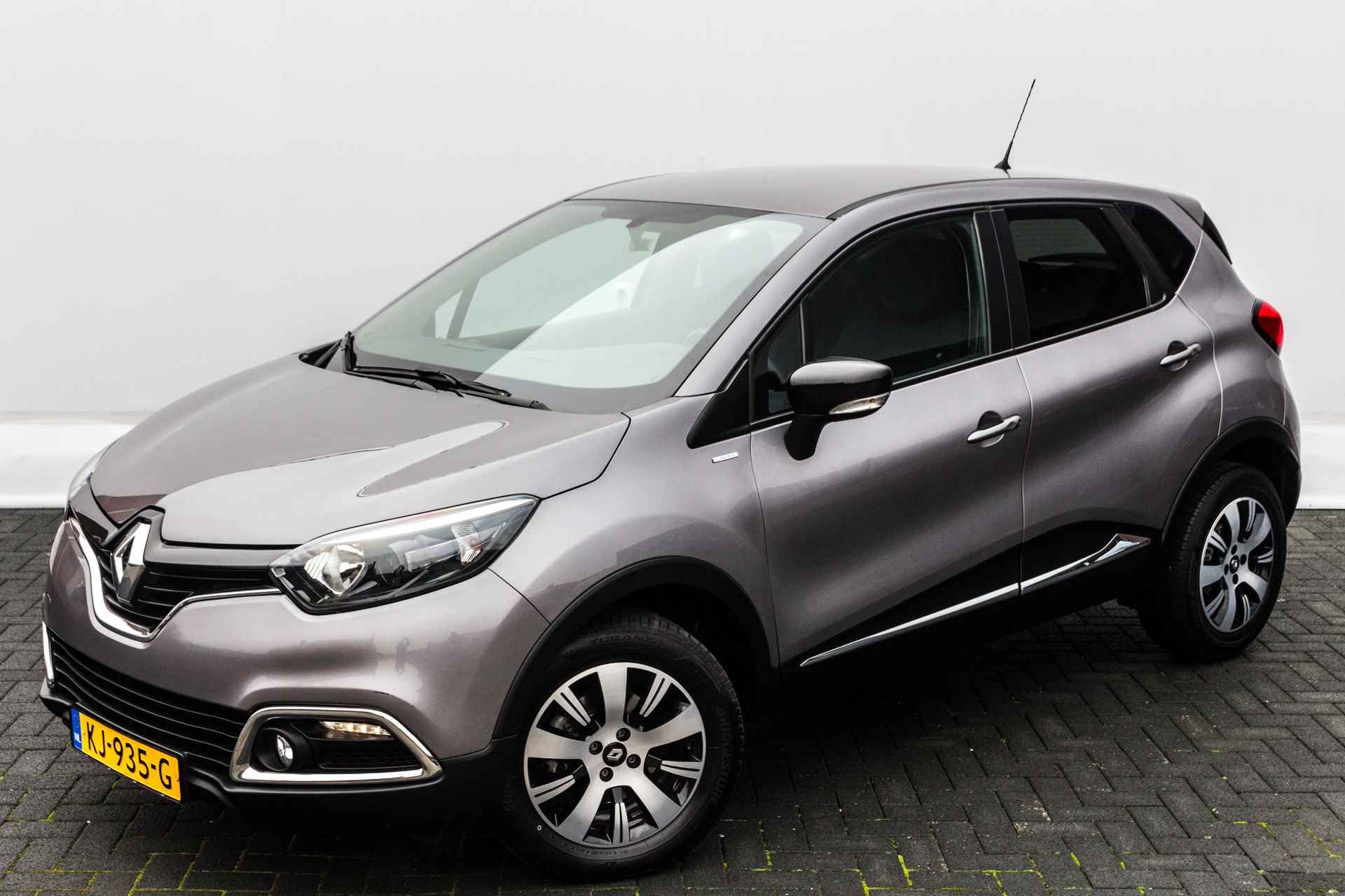 Renault Captur 1.2 120 PK TCe Limited Automaat RIJKLAAR 1 E EIGN . | Clima | 16 inch Lmv | Cr control | Navigatie | PDC | - 15/38