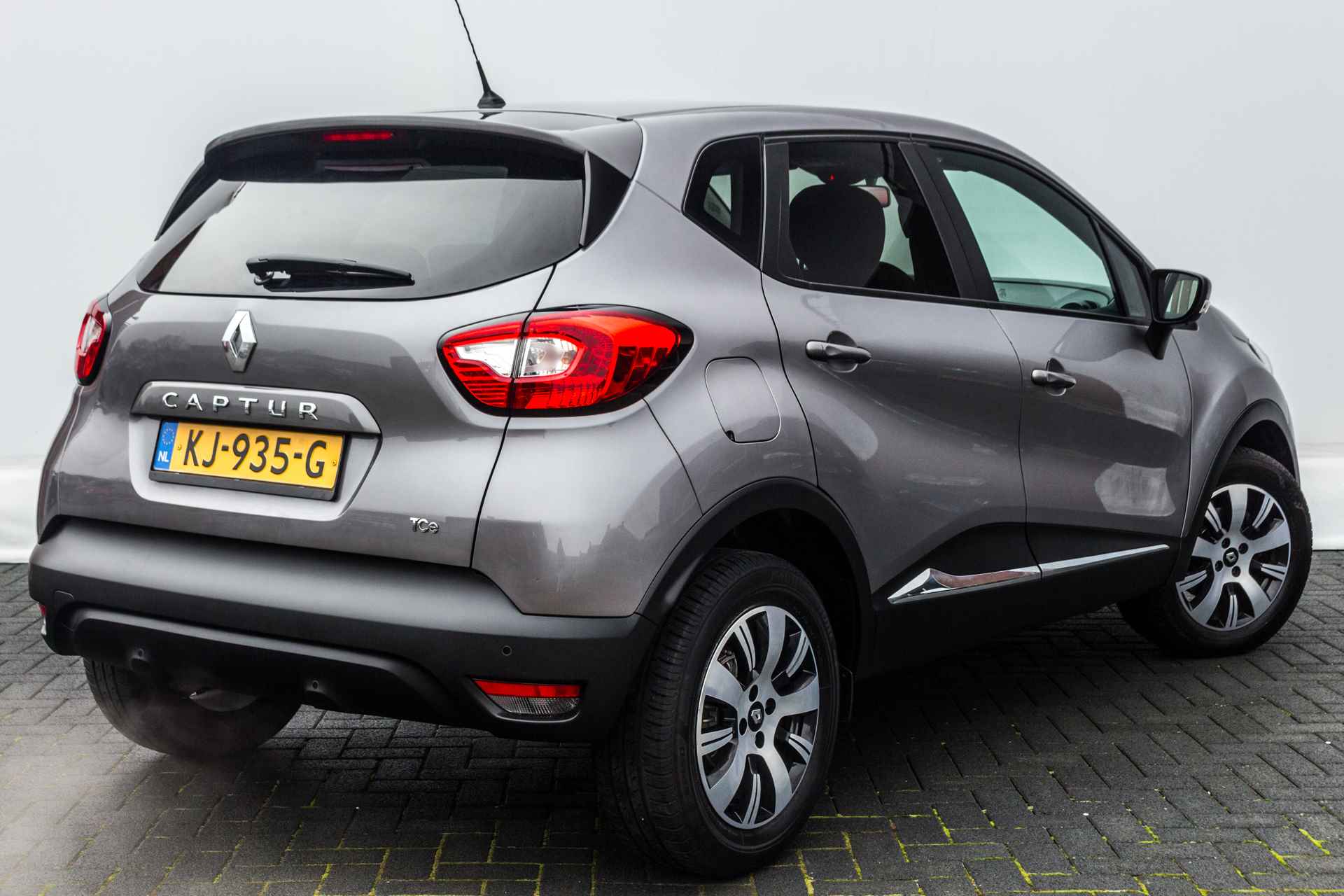 Renault Captur 1.2 120 PK TCe Limited Automaat RIJKLAAR 1 E EIGN . | Clima | 16 inch Lmv | Cr control | Navigatie | PDC | - 37/38