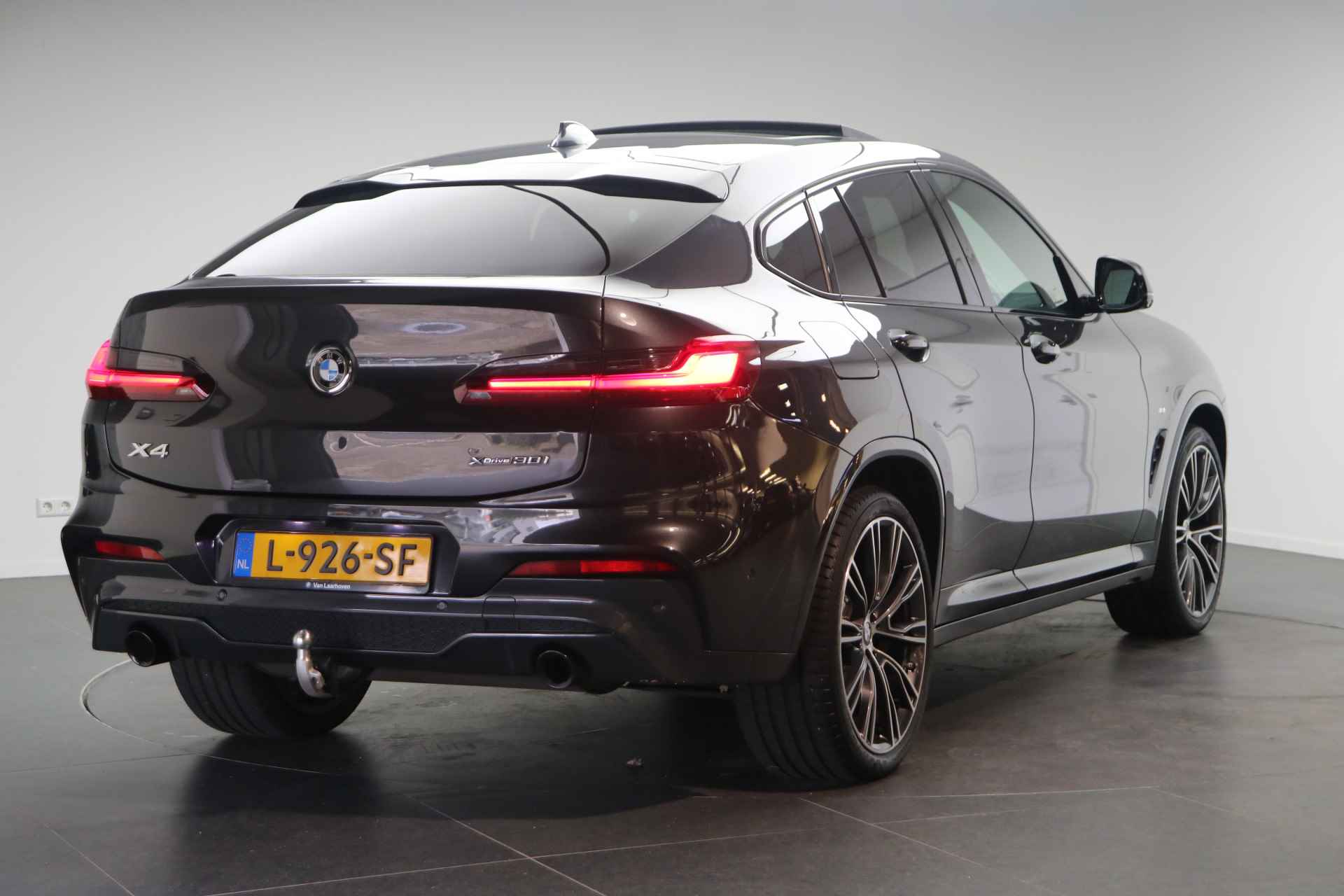 BMW X4 xDrive30i High Executive M Sport Automaat / Panoramadak / Trekhaak / M Sportstoelen / Adaptieve LED / Parking Assistant Plus / Head-Up / Stoelverwarming - 4/28