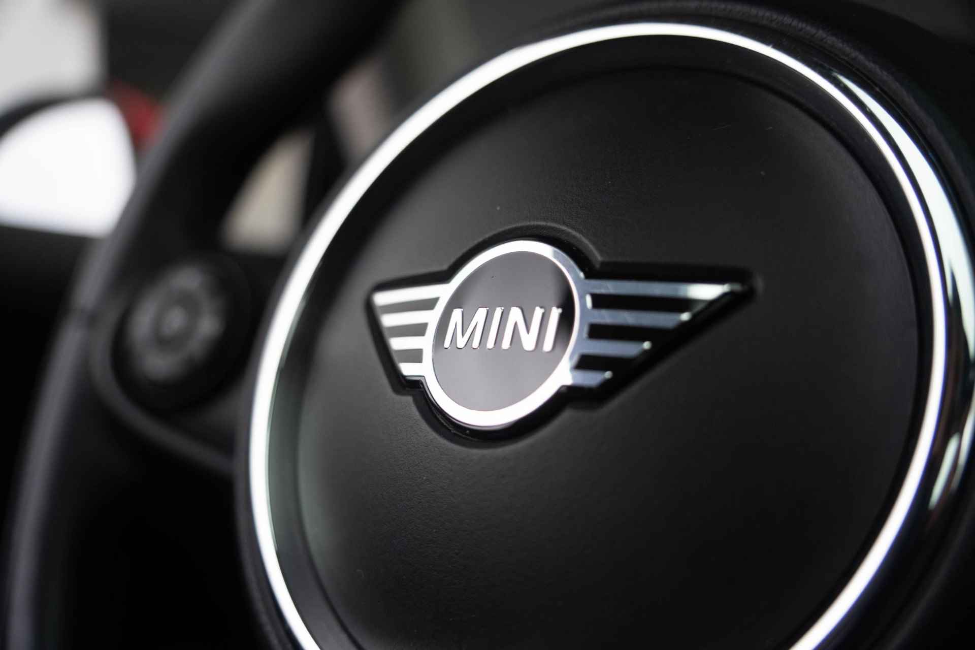 MINI 3-deurs Cooper Aut. Pepper + Harman-Kardon - 43/46