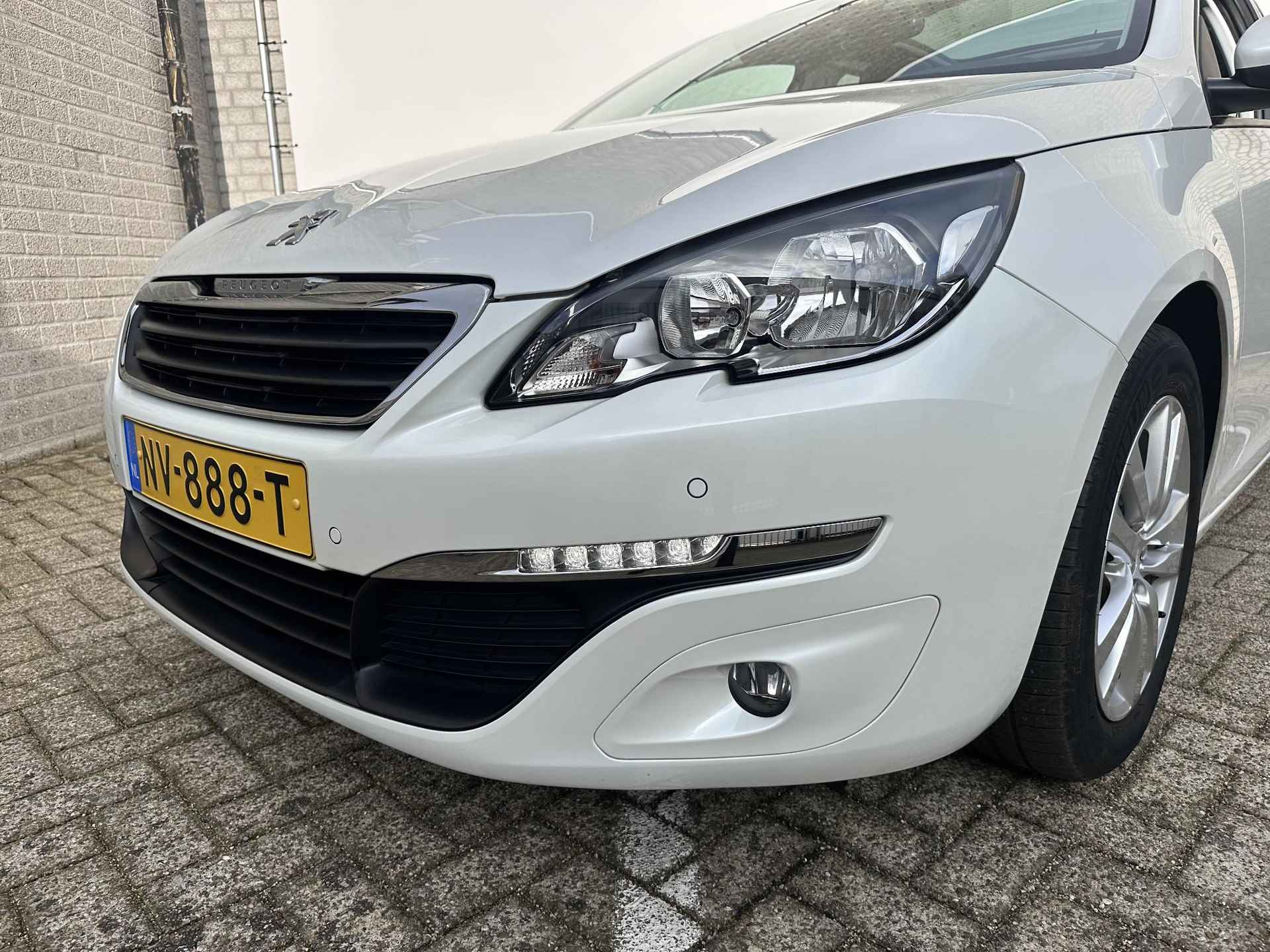 Peugeot 308 1.2 PureTech Blue Lion | Navigatie | Cruise Control | Panoramadak | Climate Control - 3/27