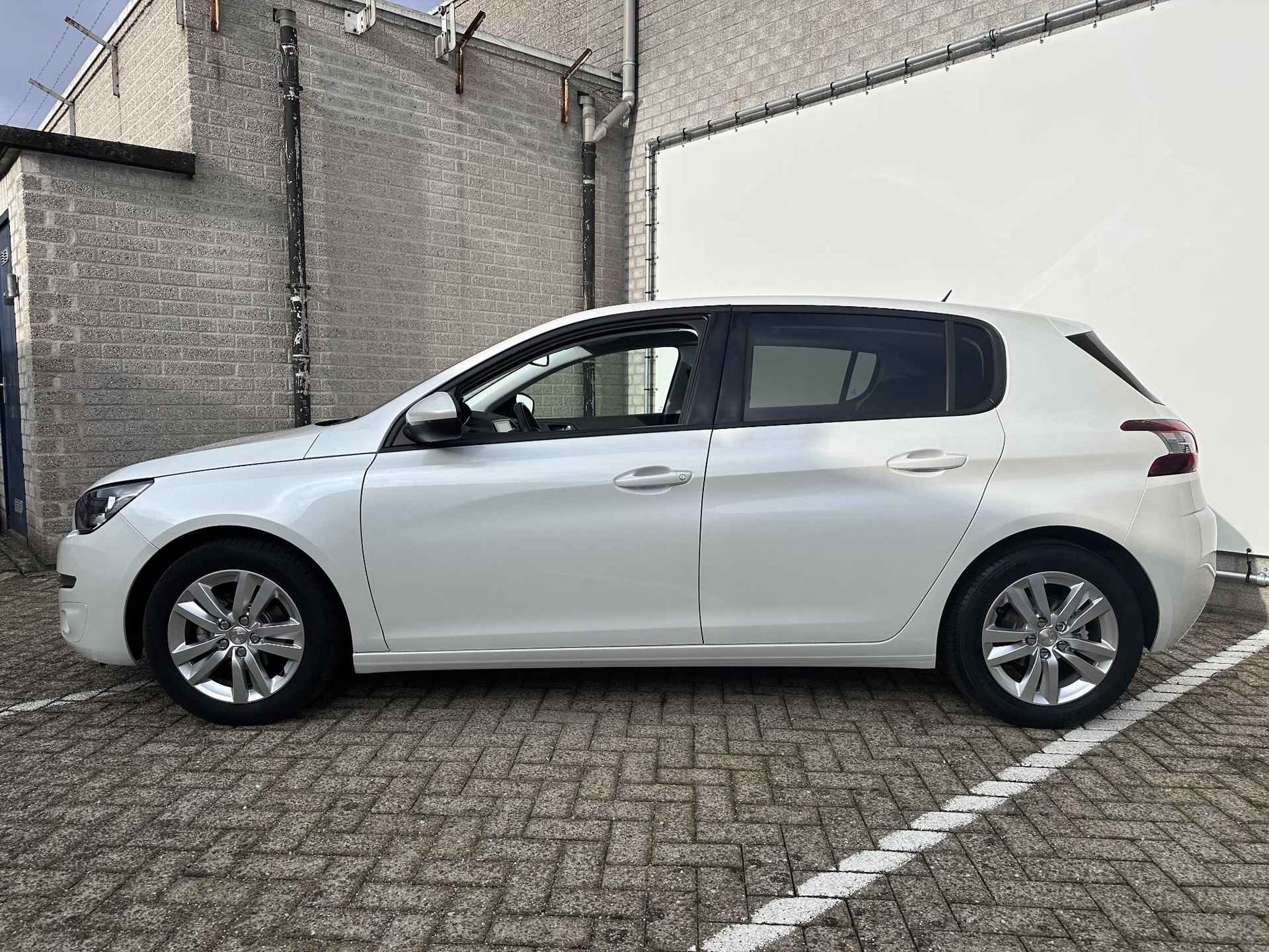 Peugeot 308 1.2 PureTech Blue Lion | Navigatie | Cruise Control | Panoramadak | Climate Control - 12/27