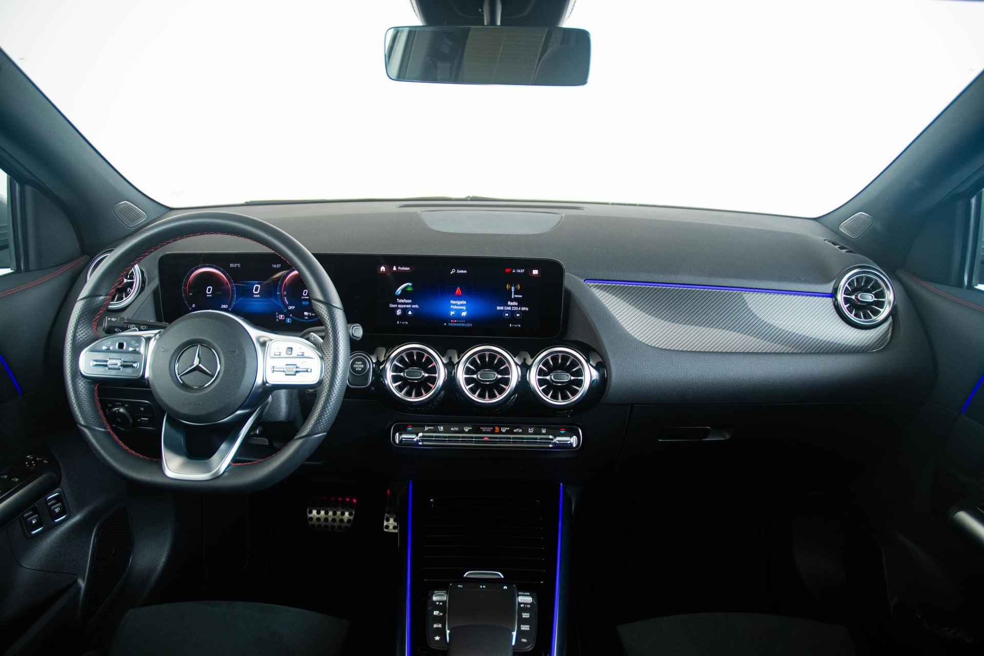 Mercedes-Benz GLA-klasse 250 e AMG Line Panoramadak - Adaptieve cruise control - Keyless GO - Parkeerassistsent - Adaptieve grootlicht assistent - Multibeam LED - 3/49