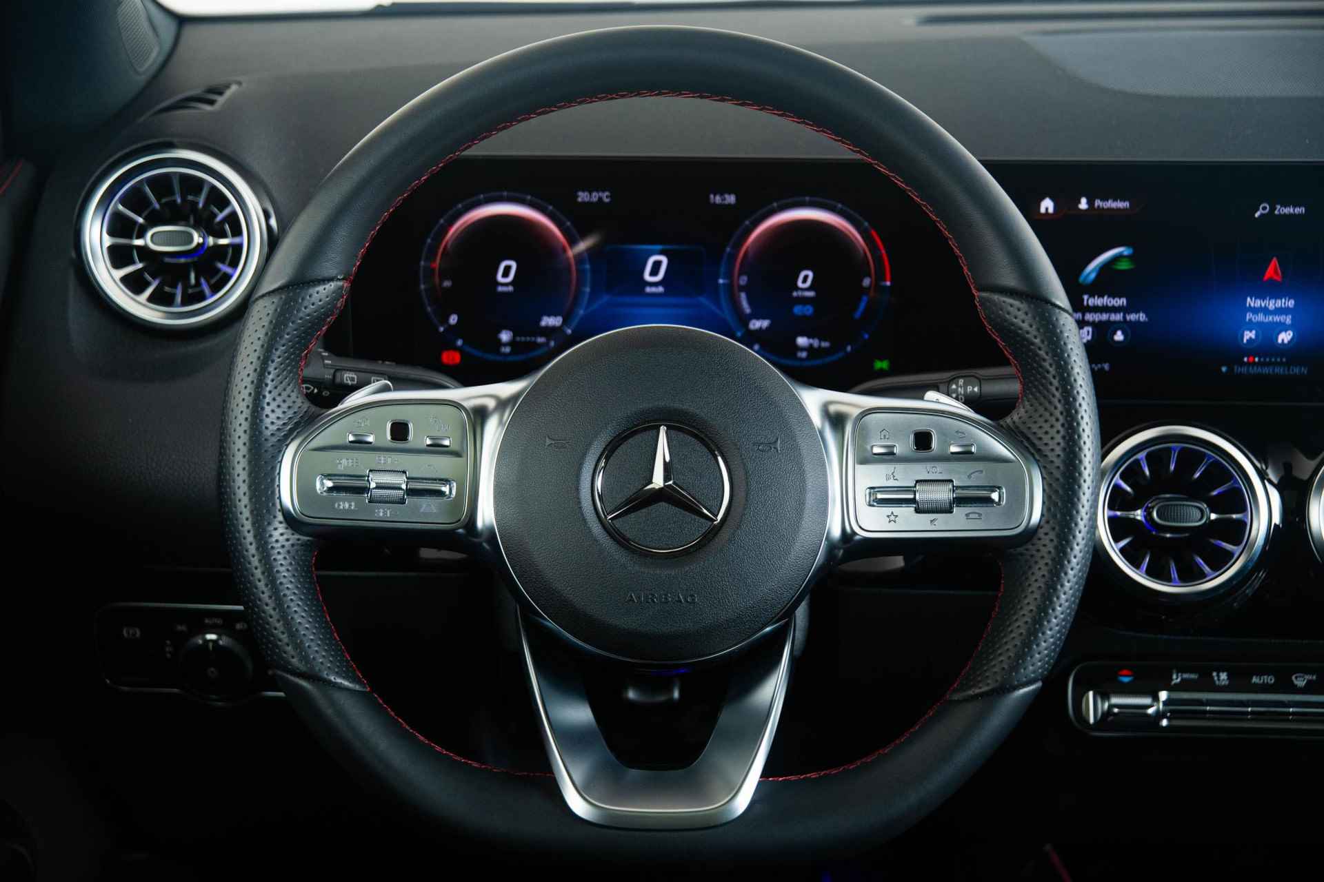 Mercedes-Benz GLA-klasse 250 e AMG Line Panoramadak - Adaptieve cruise control - Keyless GO - Parkeerassistsent - Adaptieve grootlicht assistent - Multibeam LED - 23/49