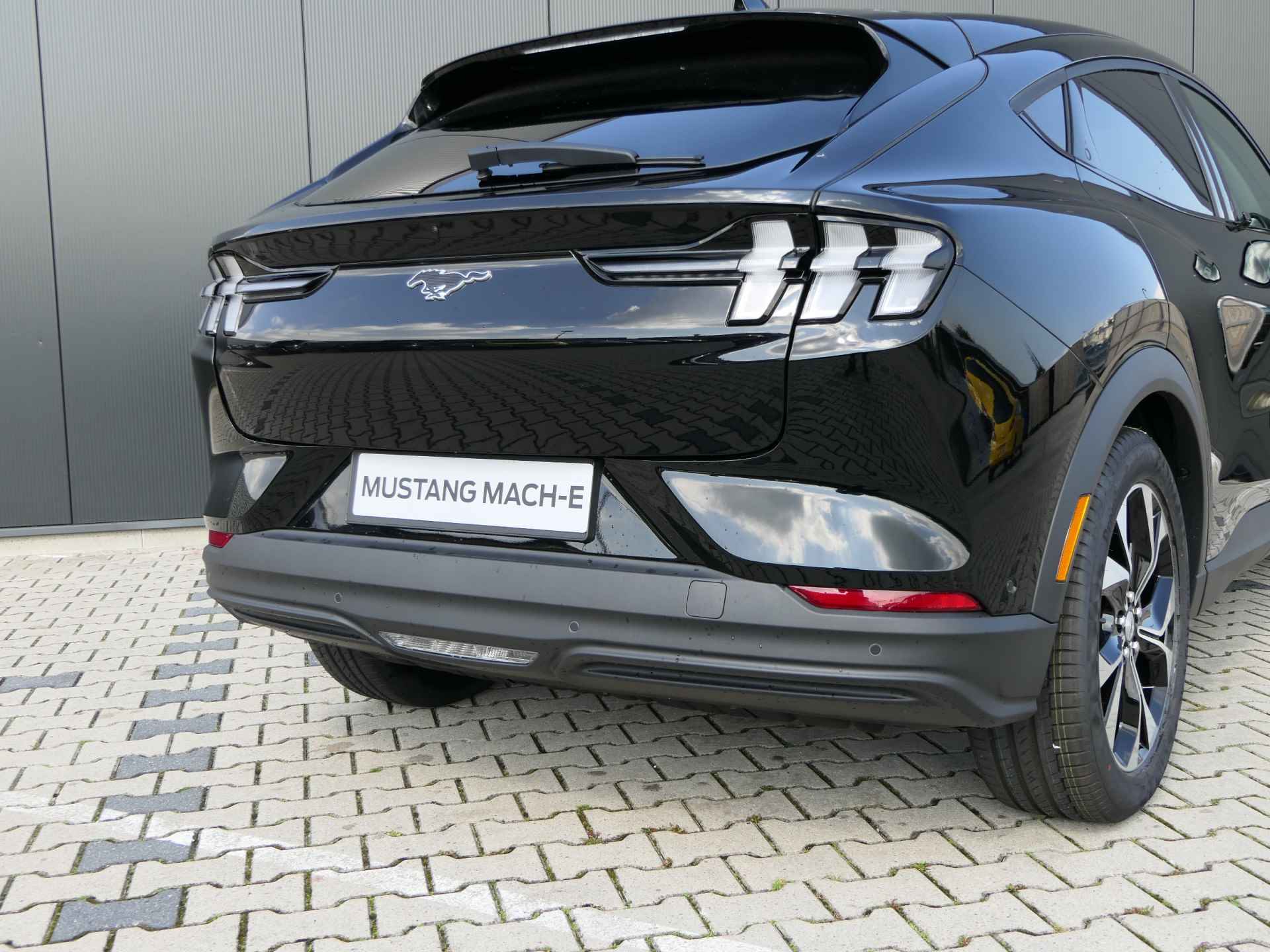 Ford Mustang Mach-E 75kWh RWD | 16% Bijtelling 2022! | Technology Pack Plus | 19inch Lichtmetalen velgen | - 29/36