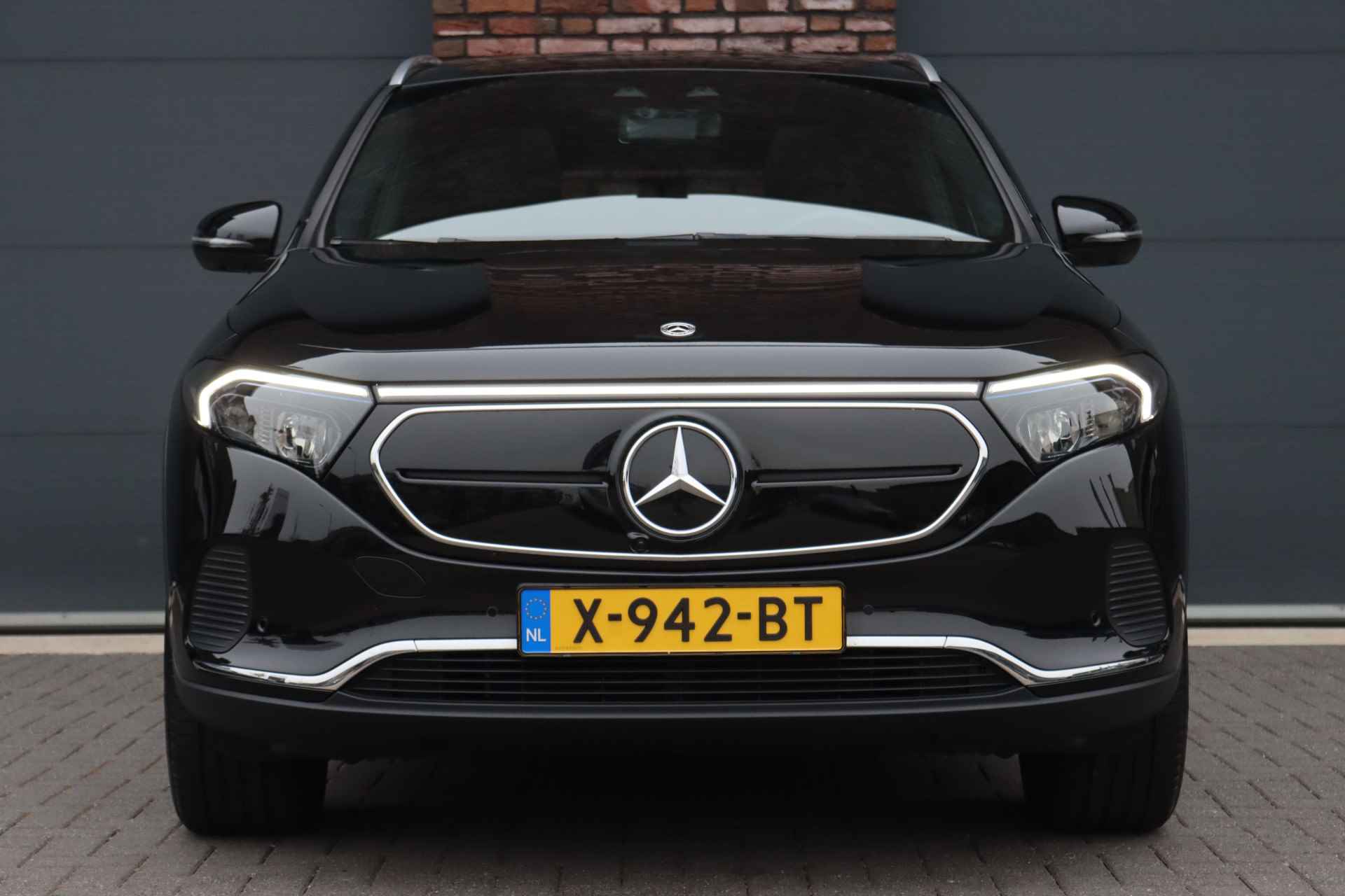 Mercedes-Benz EQA 250+ Business Edition 71 kWh | Panoramadak | Memory | Trekhaak | Augmented Reality | Keyless Go | Surround Camera | Sfeerverlichting | Widescreen | - 14/45