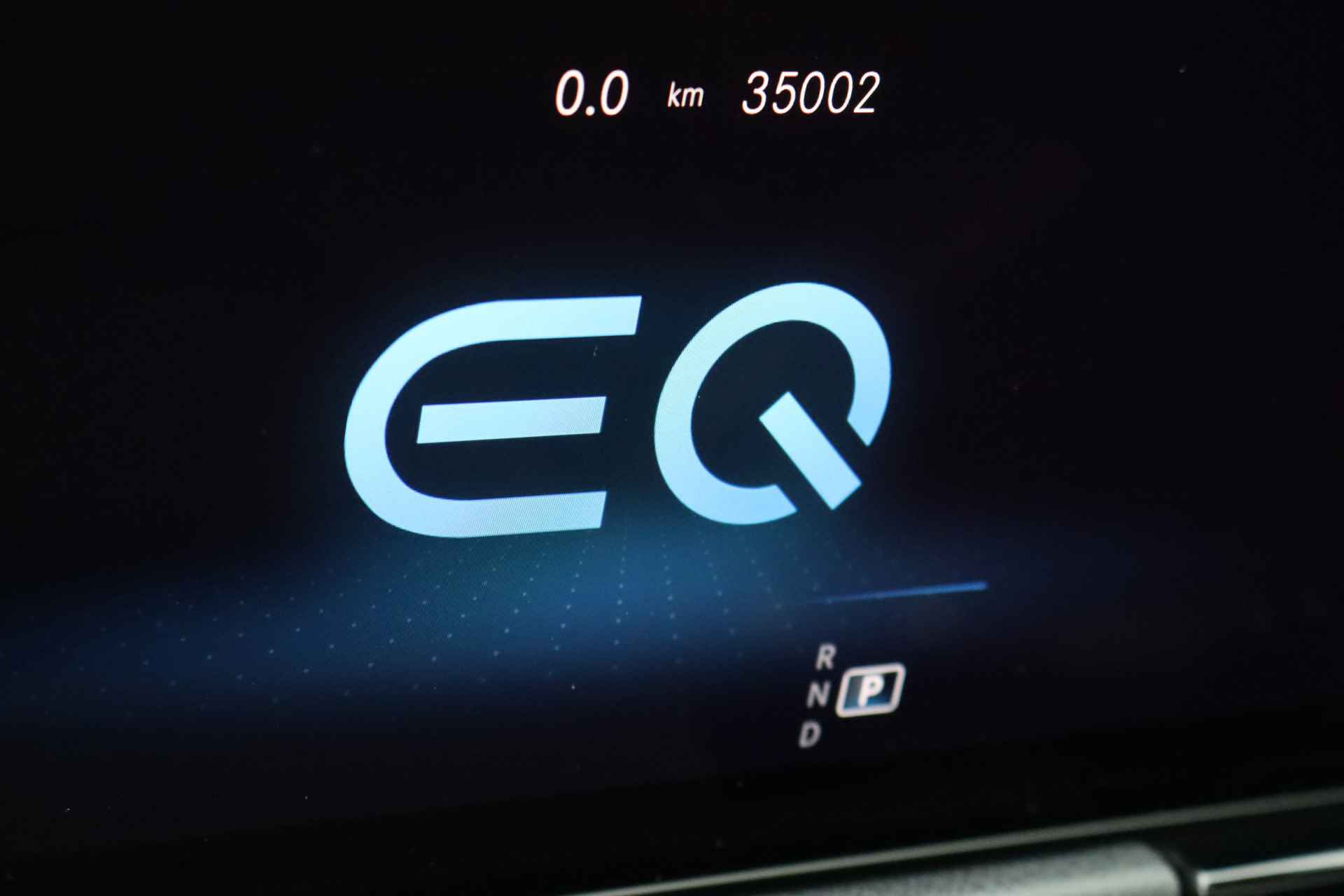 Mercedes-Benz EQA 250+ Business Edition 71 kWh | Panoramadak | Memory | Trekhaak | Augmented Reality | Keyless Go | Surround Camera | Sfeerverlichting | Widescreen | - 29/45