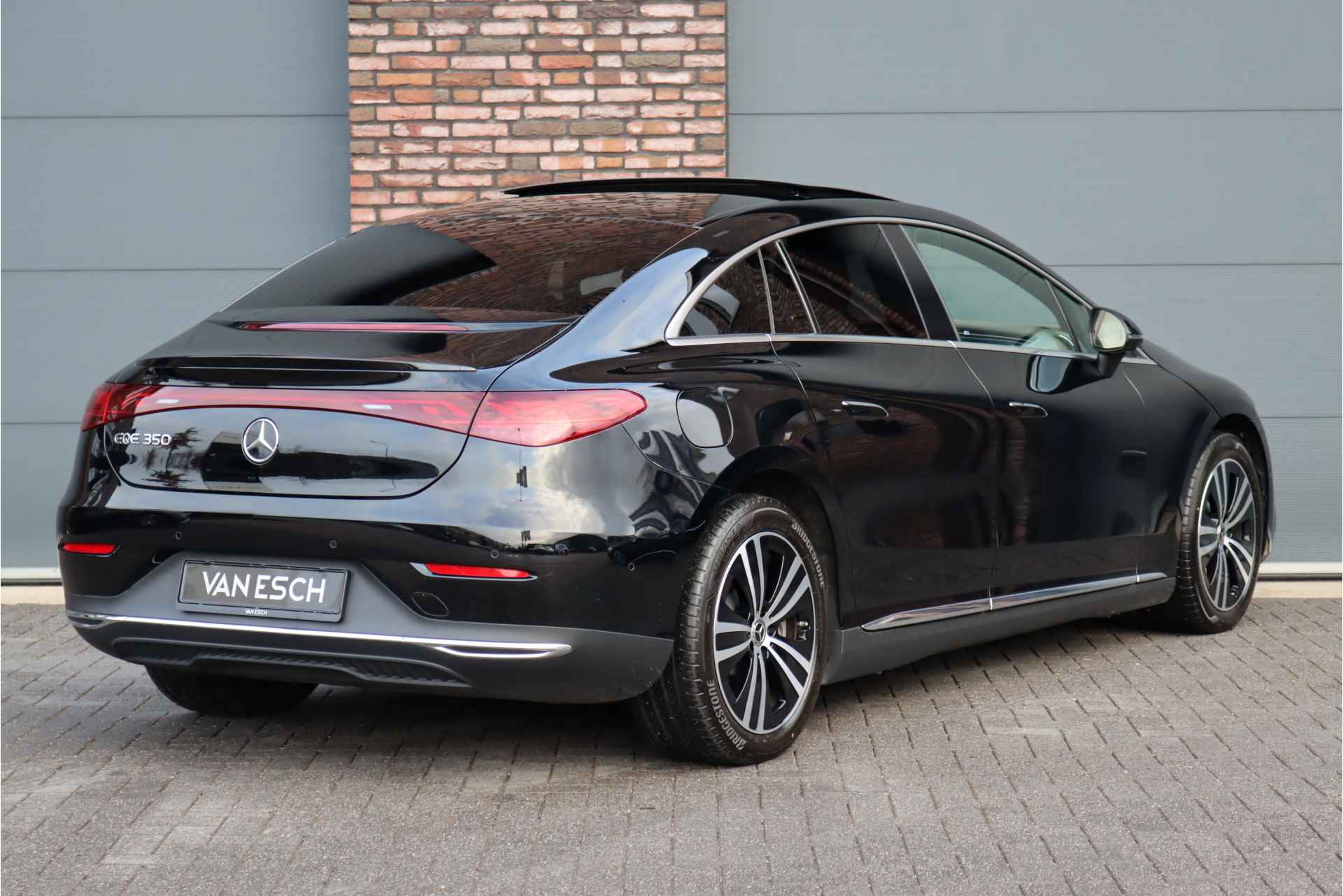 Mercedes-Benz EQE 350 Luxury Line 89 kWh | Airmatic | Hyperscreen | Distronic+ | Stoelventilatie | HUD | Panoramadak | Warmtepomp |DIgital Light | Burmester | Luchtkwaliteitspakket | Nappa Leder | - 8/49