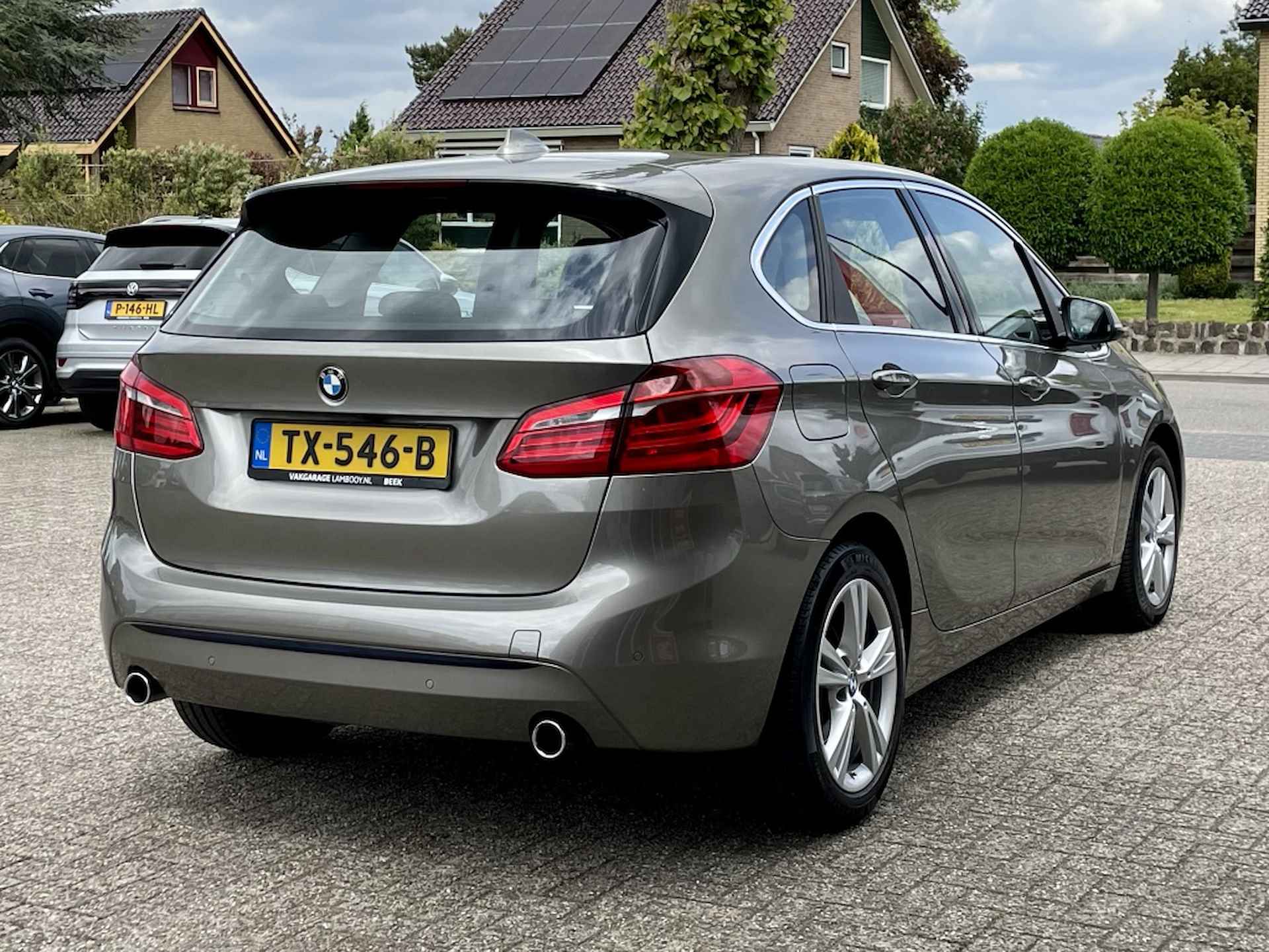 Bmw 2-serie Active Tourer 220i 192PK High Executive Panorama Trekhaak Camera Elek. achterk - 2/36