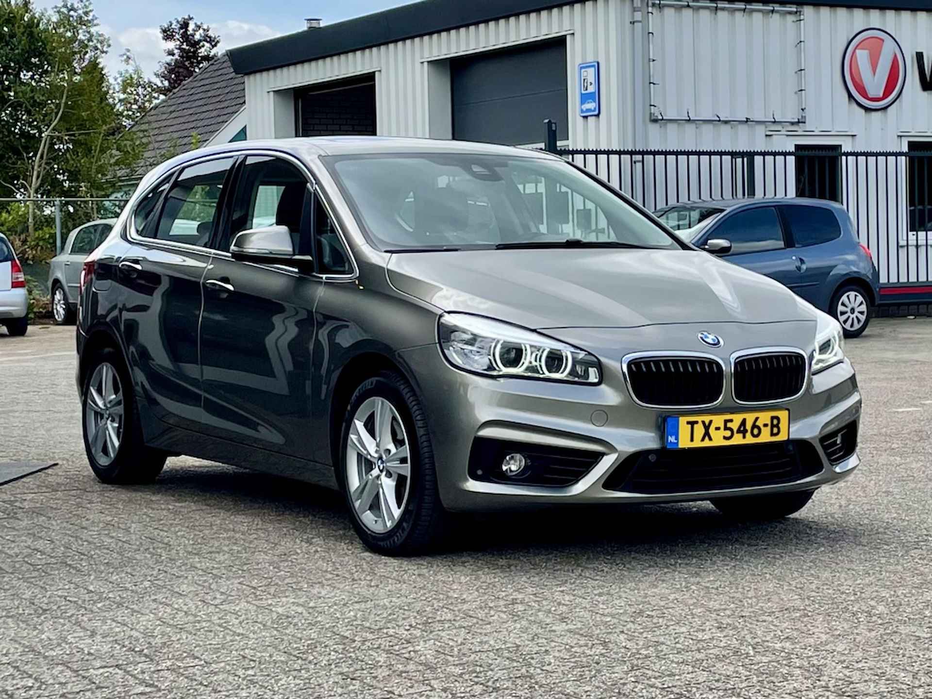 Bmw 2-serie Active Tourer 220i 192PK High Executive Panorama Trekhaak Camera Elek. achterk - 11/36