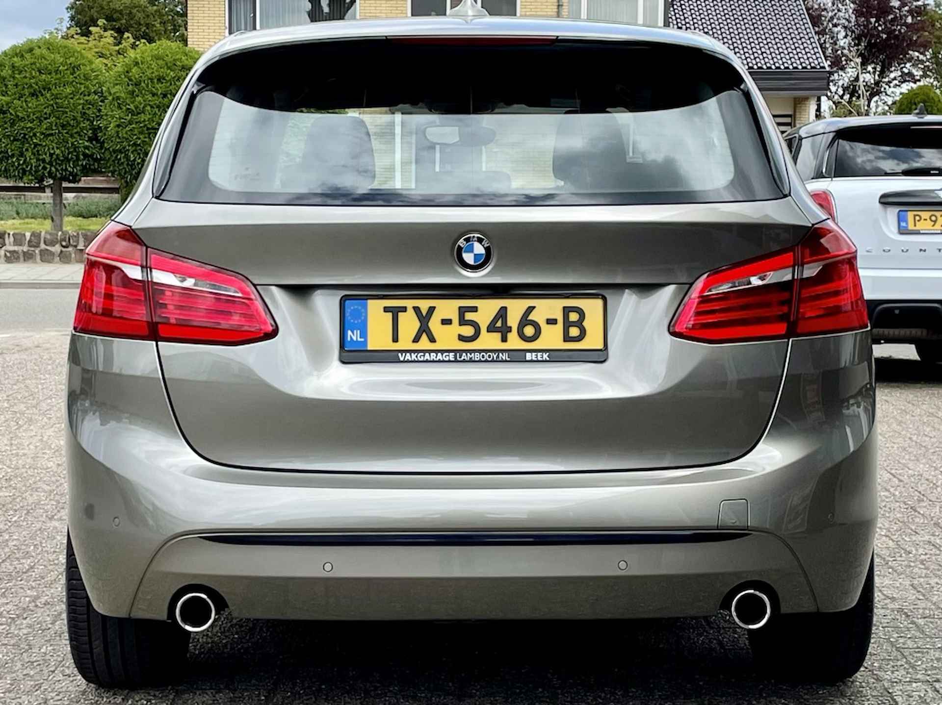 Bmw 2-serie Active Tourer 220i 192PK High Executive Panorama Trekhaak Camera Elek. achterk - 16/36