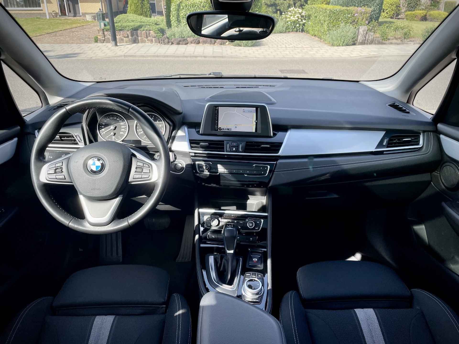 Bmw 2-serie Active Tourer 220i 192PK High Executive Panorama Trekhaak Camera Elek. achterk - 20/36