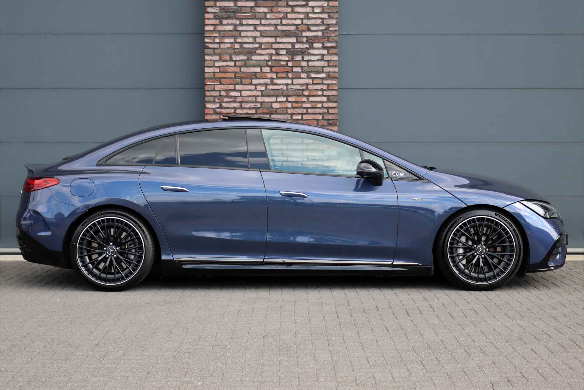 Mercedes-Benz EQE AMG 43 4MATIC Premium 91 kWh | 64.000,- ex BTW | Hypercreen | Distronic+ | Burmester | Memory | Panoramadak | HUD | Digital Light | AMG-Stuurwieltoetsen | Warmtepomp | - 12/52