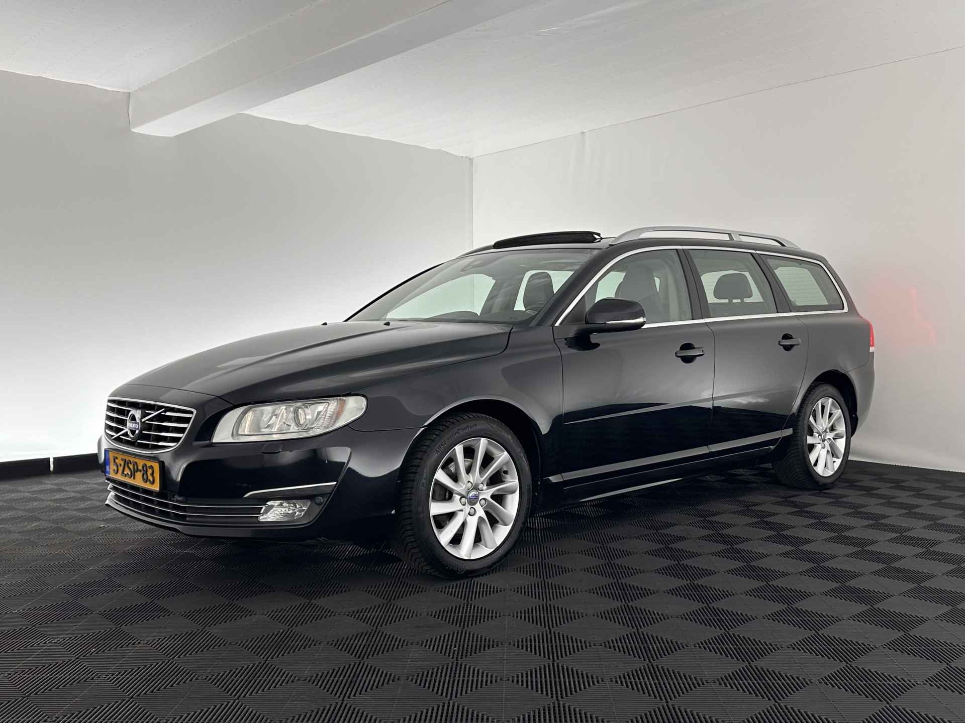 Volvo V70 2.0 D4 Nordic+ Luxury-Line Aut. *PANO | FULL-LEATHER | BI-XENON | NAVI-FULLMAP | MEMORY-PACK | ECC | HEATED-SEATS | PDC | CRUISE | TOWBAR | COMFORT-SEATS | 17''ALU* - 3/32