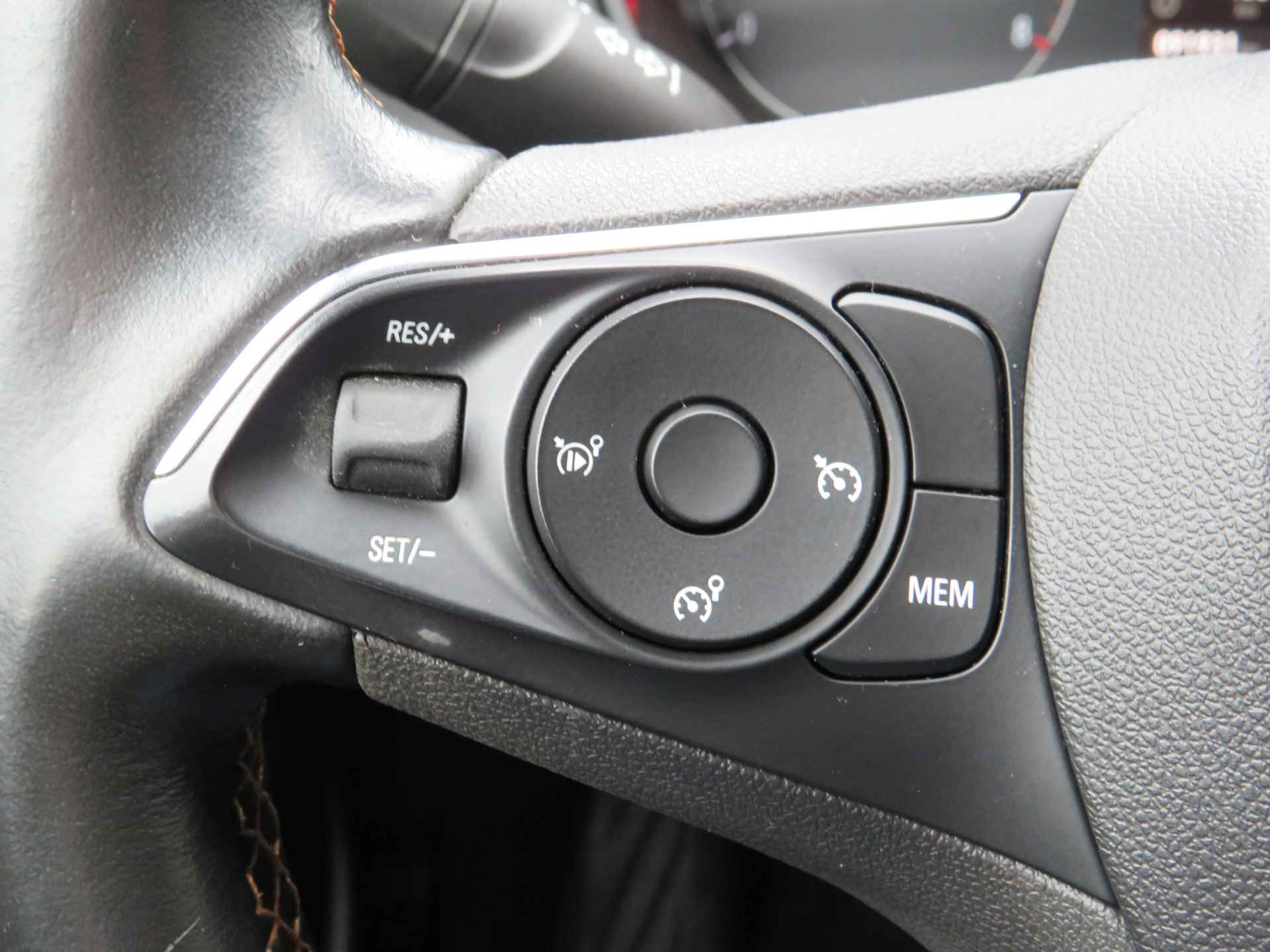 Opel Crossland X 1.2 Turbo Innovation Automaat| 110-PK | Clima-Airco | Navigatie | Panoramadak | Incl. BOVAG Garantie | - 3/46