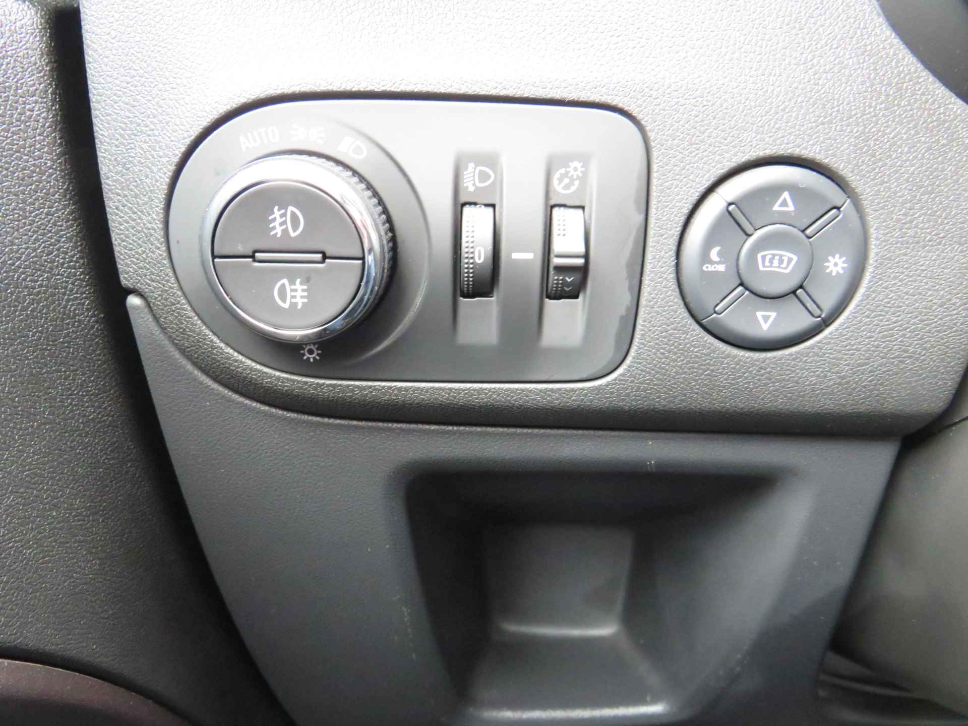 Opel Crossland X 1.2 Turbo Innovation Automaat| 110-PK | Clima-Airco | Navigatie | Panoramadak | Incl. BOVAG Garantie | - 27/46