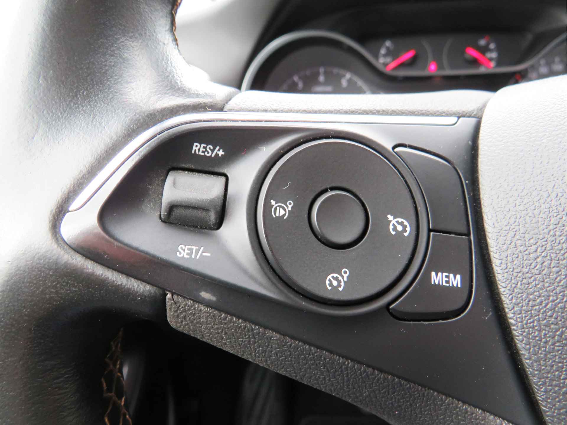 Opel Crossland X 1.2 Turbo Innovation Automaat| 110-PK | Clima-Airco | Navigatie | Panoramadak | Incl. BOVAG Garantie | - 28/46