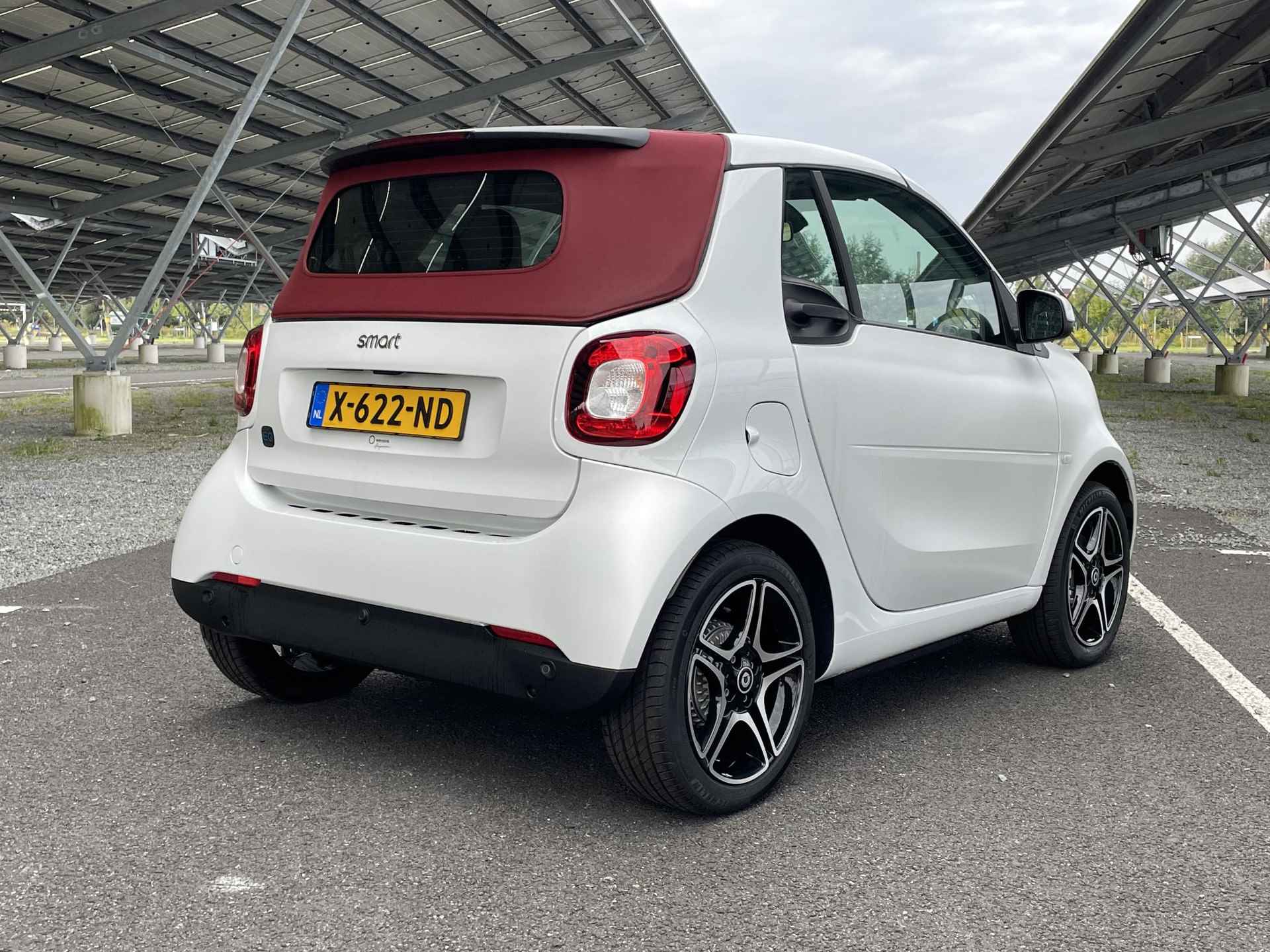 Smart fortwo cabrio EQ Comfort 18 kWh | Winterpakket | Rood dak | Carbon optiek interieur | Auto klimaat | Apple carplay/Android auto | - 7/32