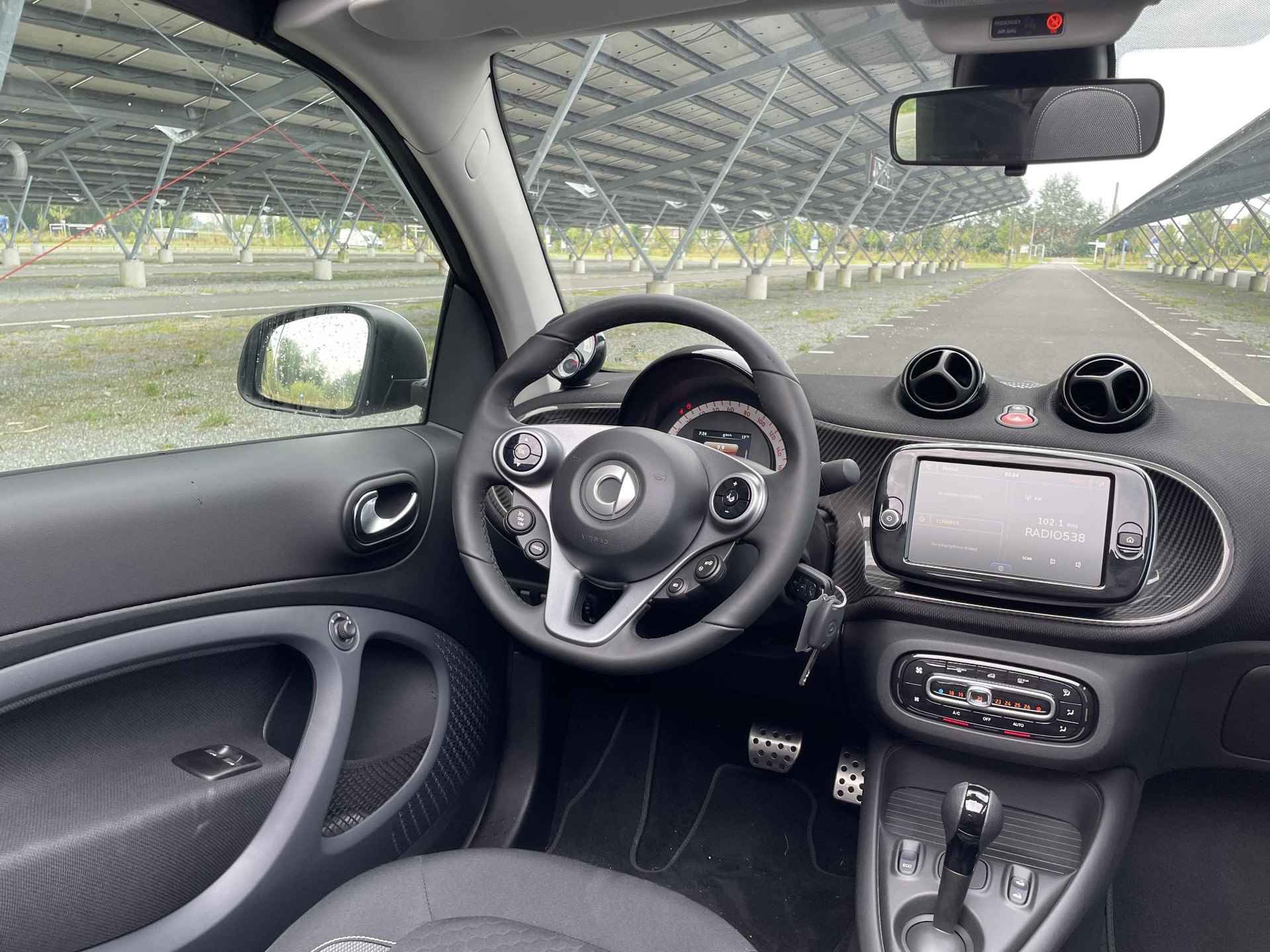 Smart fortwo cabrio EQ Comfort 18 kWh | Winterpakket | Rood dak | Carbon optiek interieur | Auto klimaat | Apple carplay/Android auto | - 14/32