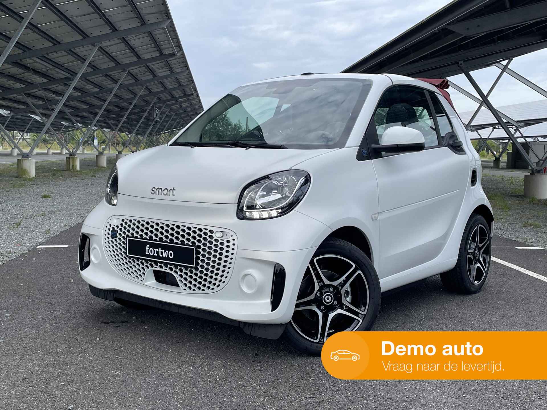 Smart fortwo cabrio EQ Comfort 18 kWh | Winterpakket | Rood dak | Carbon optiek interieur | Auto klimaat | Apple carplay/Android auto | - 32/32