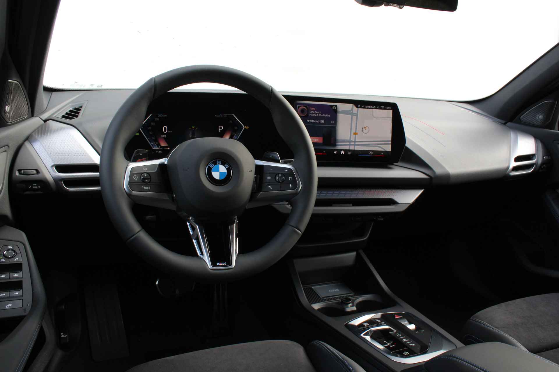 BMW 1-serie 120 High Executive M Sport Automaat / Sportstoelen / M Adaptief onderstel / Parking Assistant / Adaptieve LED / Harman Kardon / Comfort Access - 11/32