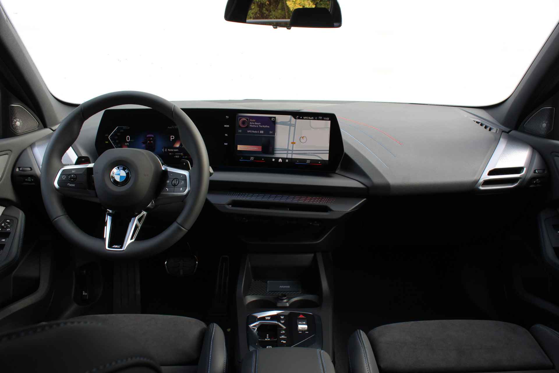 BMW 1-serie 120 High Executive M Sport Automaat / Sportstoelen / M Adaptief onderstel / Parking Assistant / Adaptieve LED / Harman Kardon / Comfort Access - 12/32