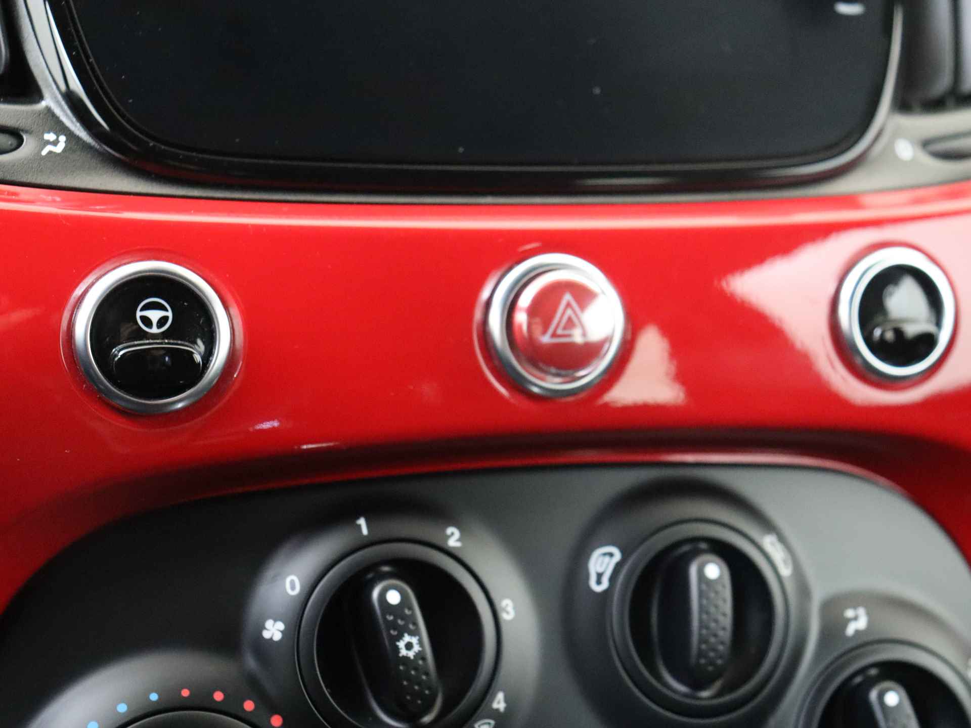 Fiat 500C 1.0 70PK Hybrid RED Cabrio | Navigatie | Airco | Licht metalen velgen - 25/36