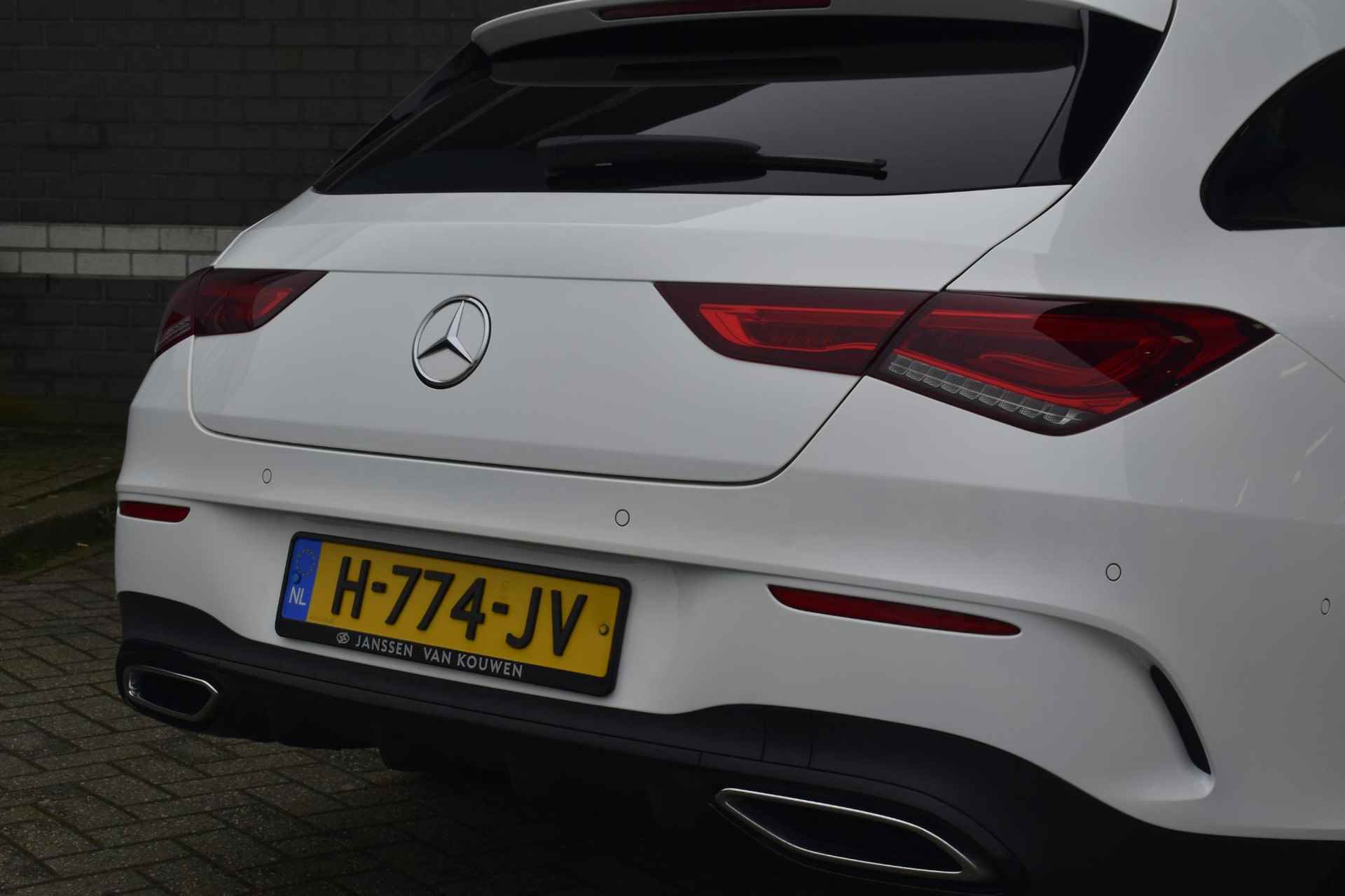 Mercedes-Benz CLA-klasse Shooting Brake 200 Business Solution AMG / Pano / Stoelverwarming / Trekhaak / Widescreen - 27/44